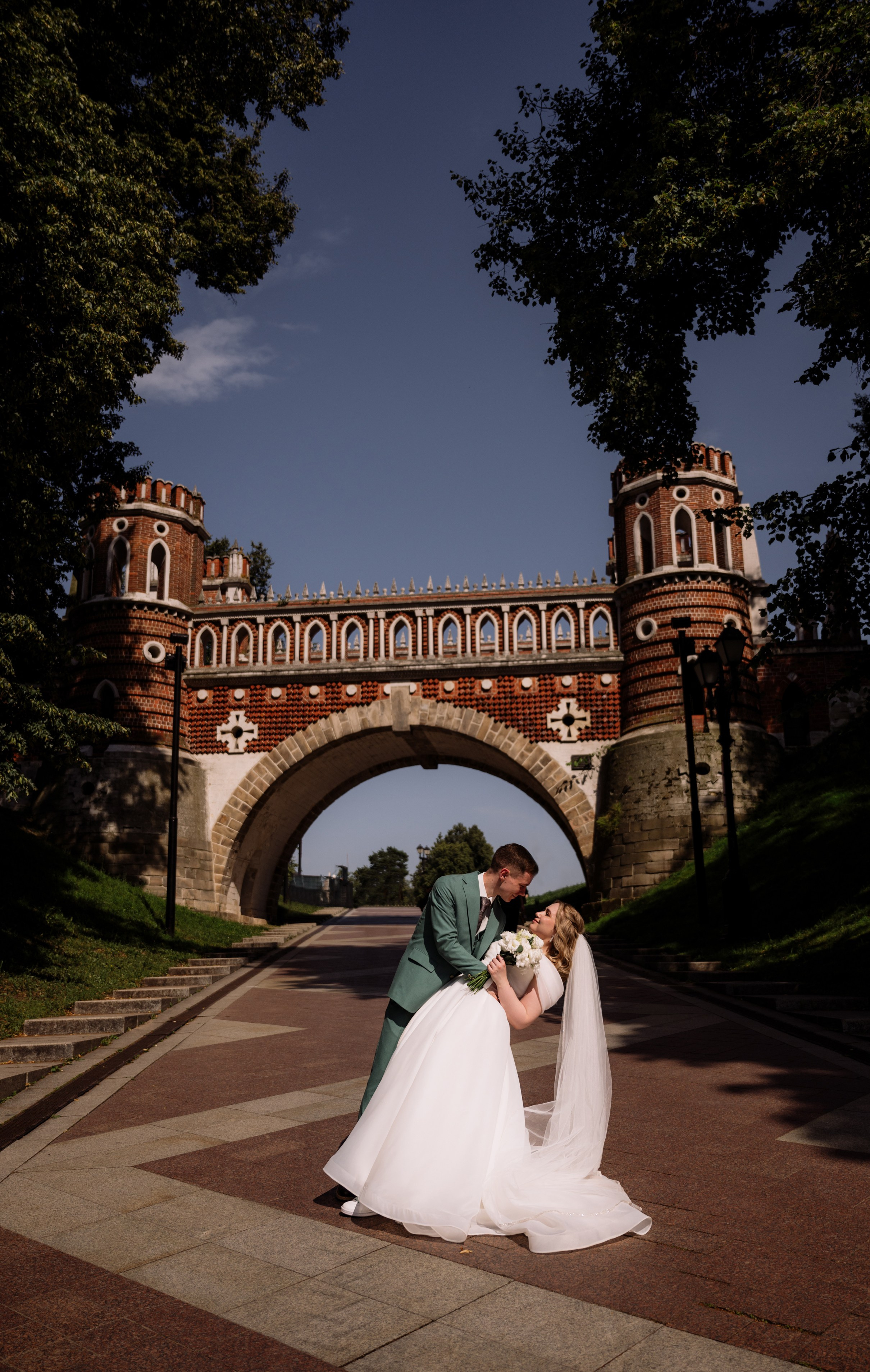 Свадебная прогулка в Царицино. Фотограф в Москве Алёна Степутенко