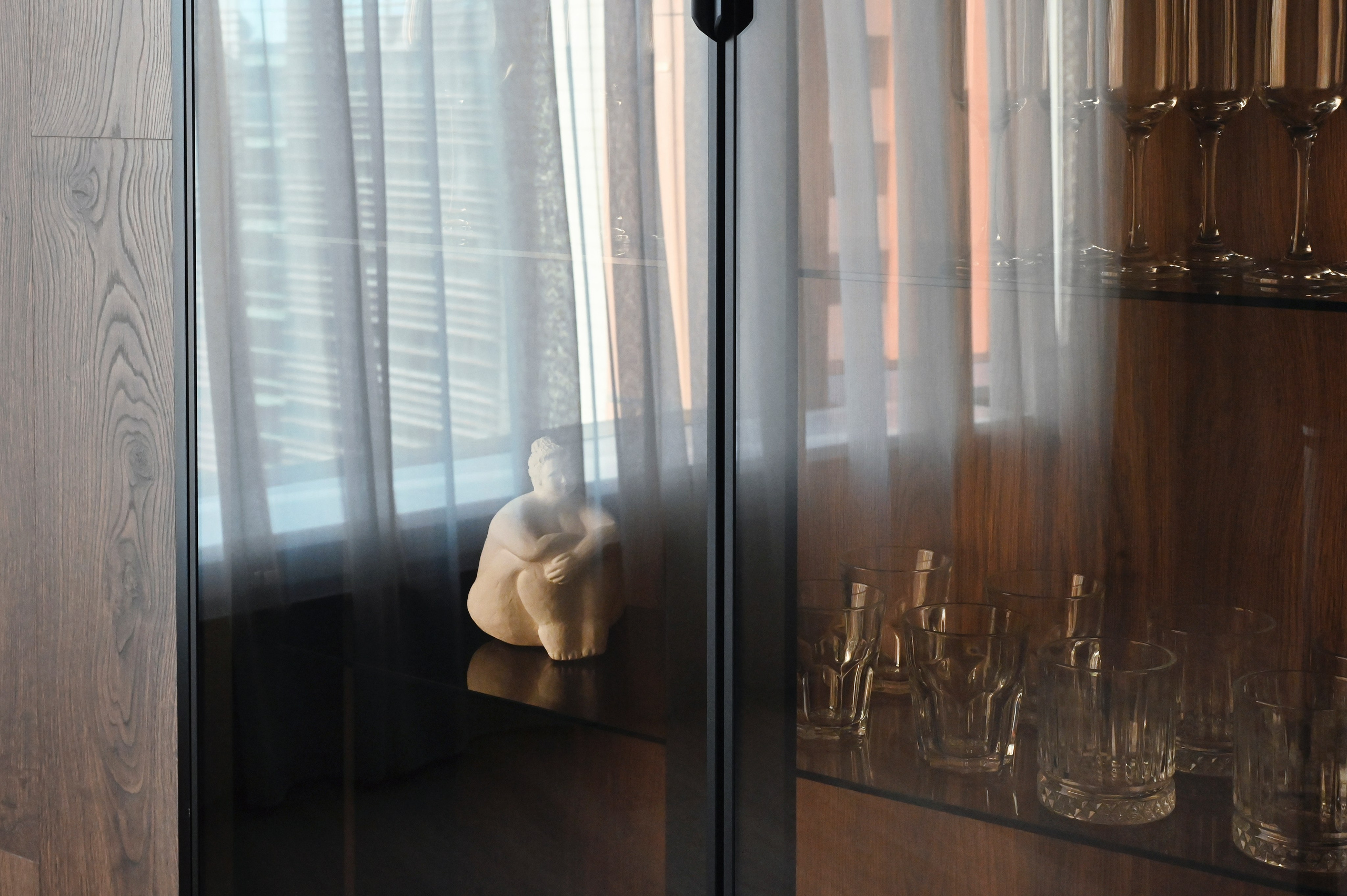 Башня Исеть дизайнер Вероника Миллер. Мебель на заказ