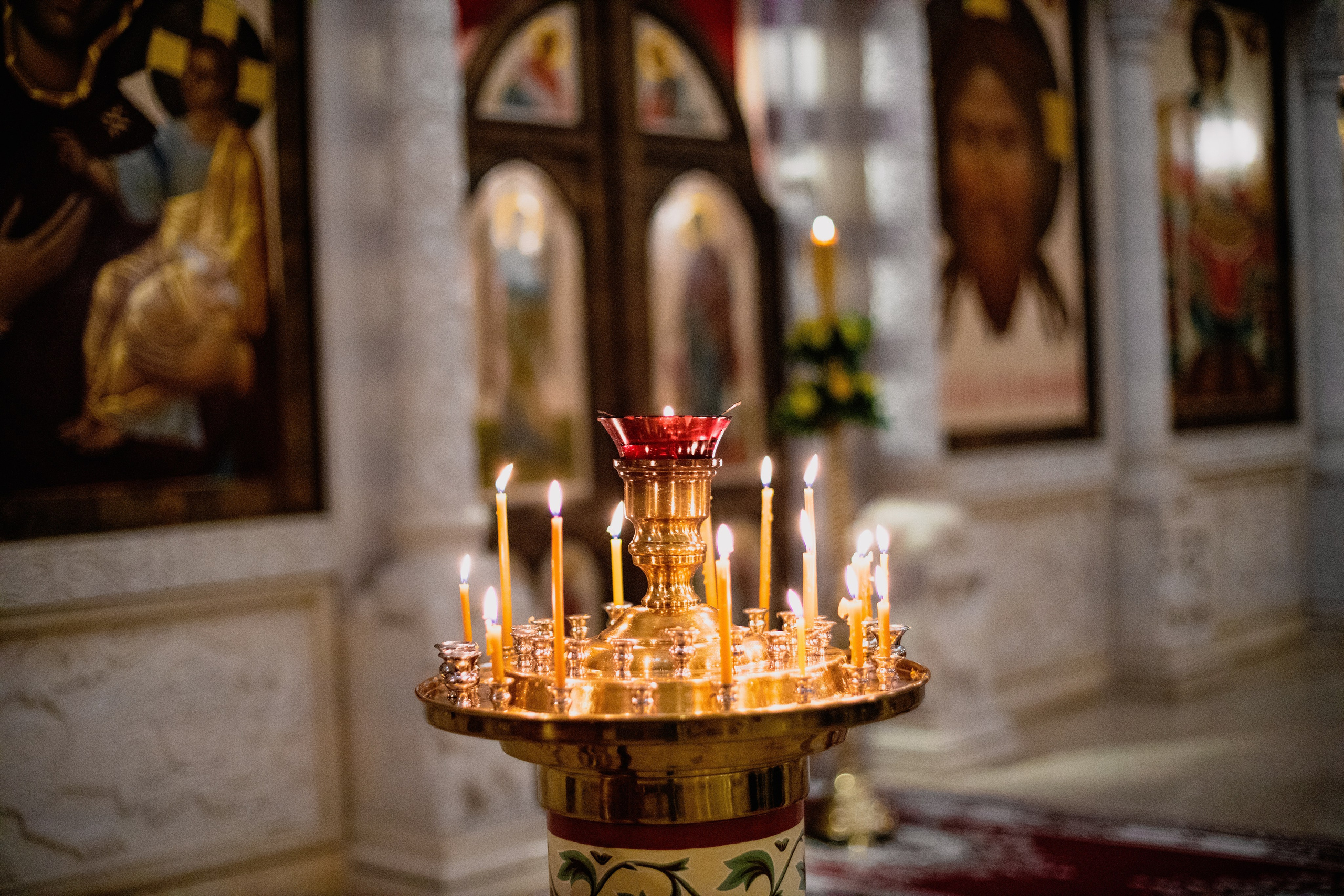 Праздничное богослужение Святителю Николаю 19 декабря. Интерьерный фотограф в Москве Роман Потапов