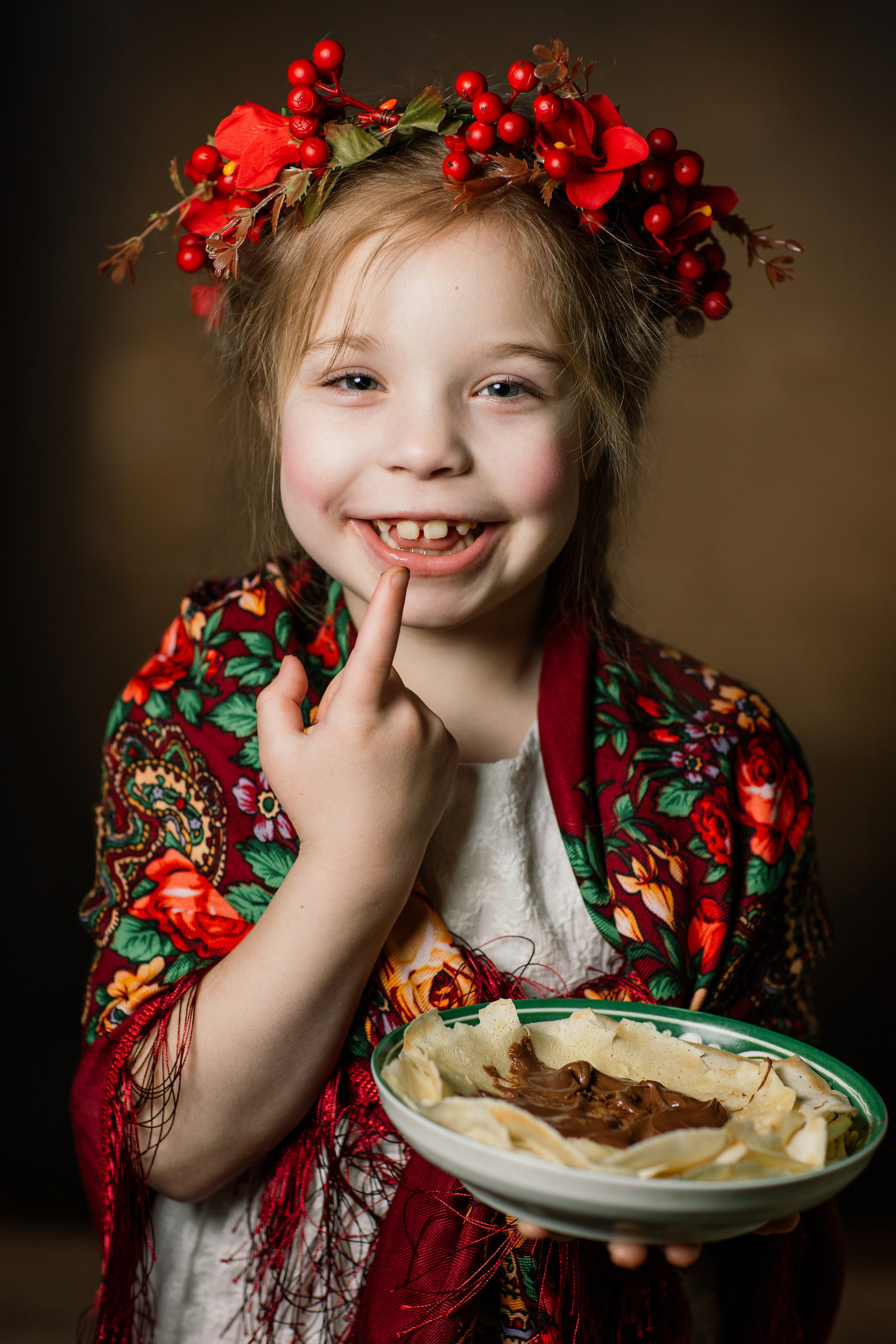 Детский художественный портрет «Масленица». Семейный фотограф Толстикова Кристина
