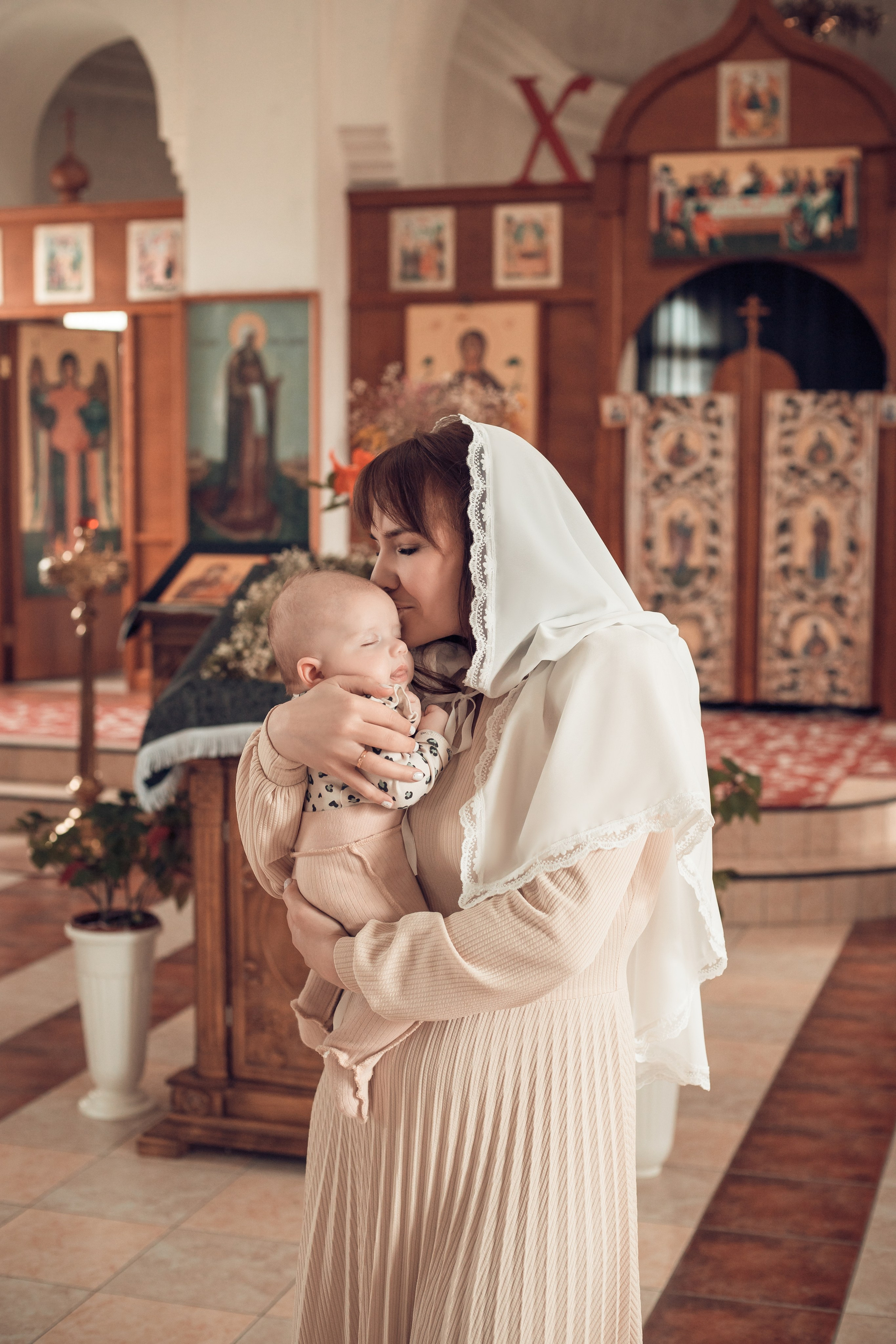 Таинство Крещения Ксении. Церковь Василия, епископа Рязанского. Семейный фотограф в Рязани и Рязанской области