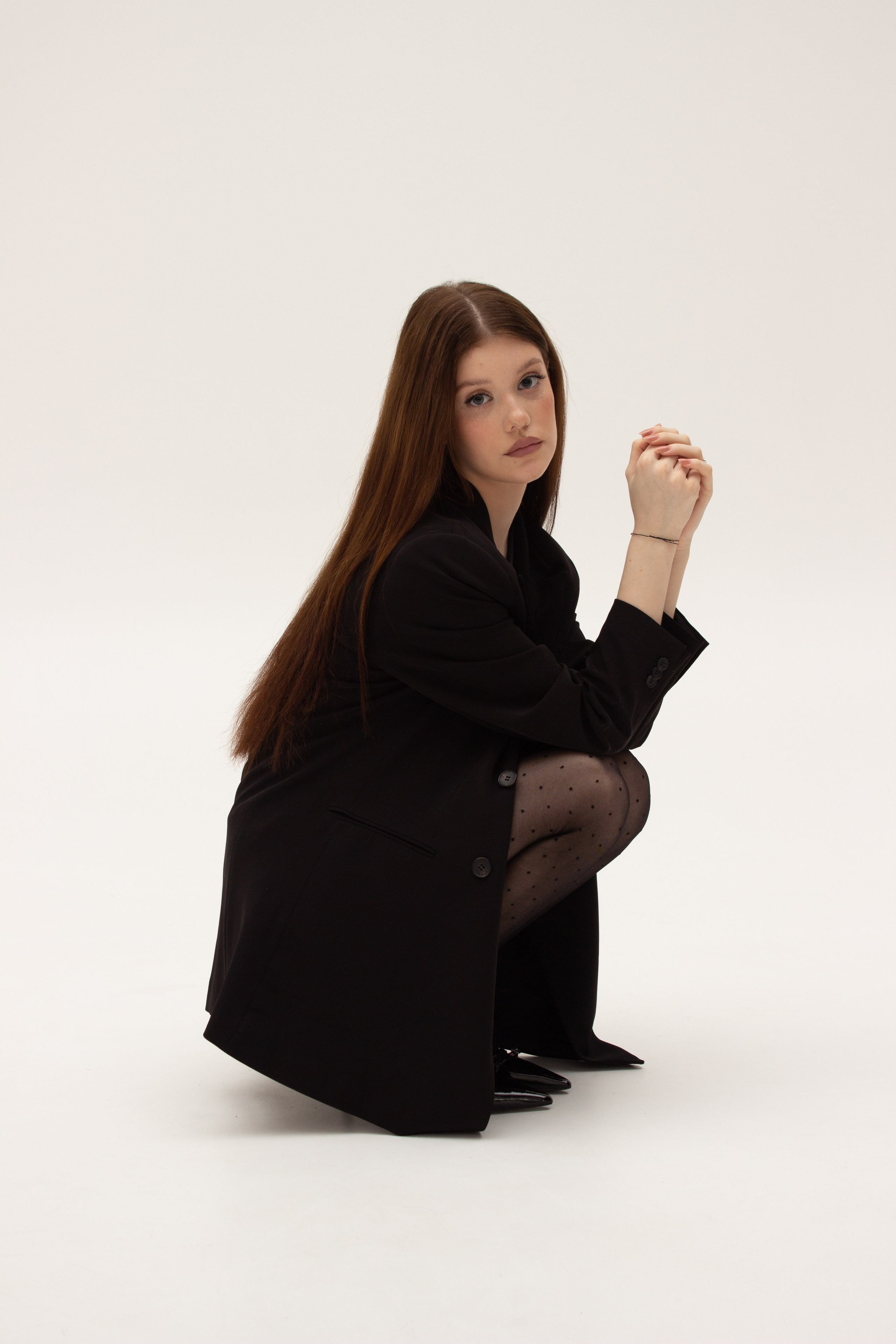 Ты в студии. Вита Овчинникова. Фотограф в Новосибирске. Снимаю женские портреты, контент для блогеров и брендов