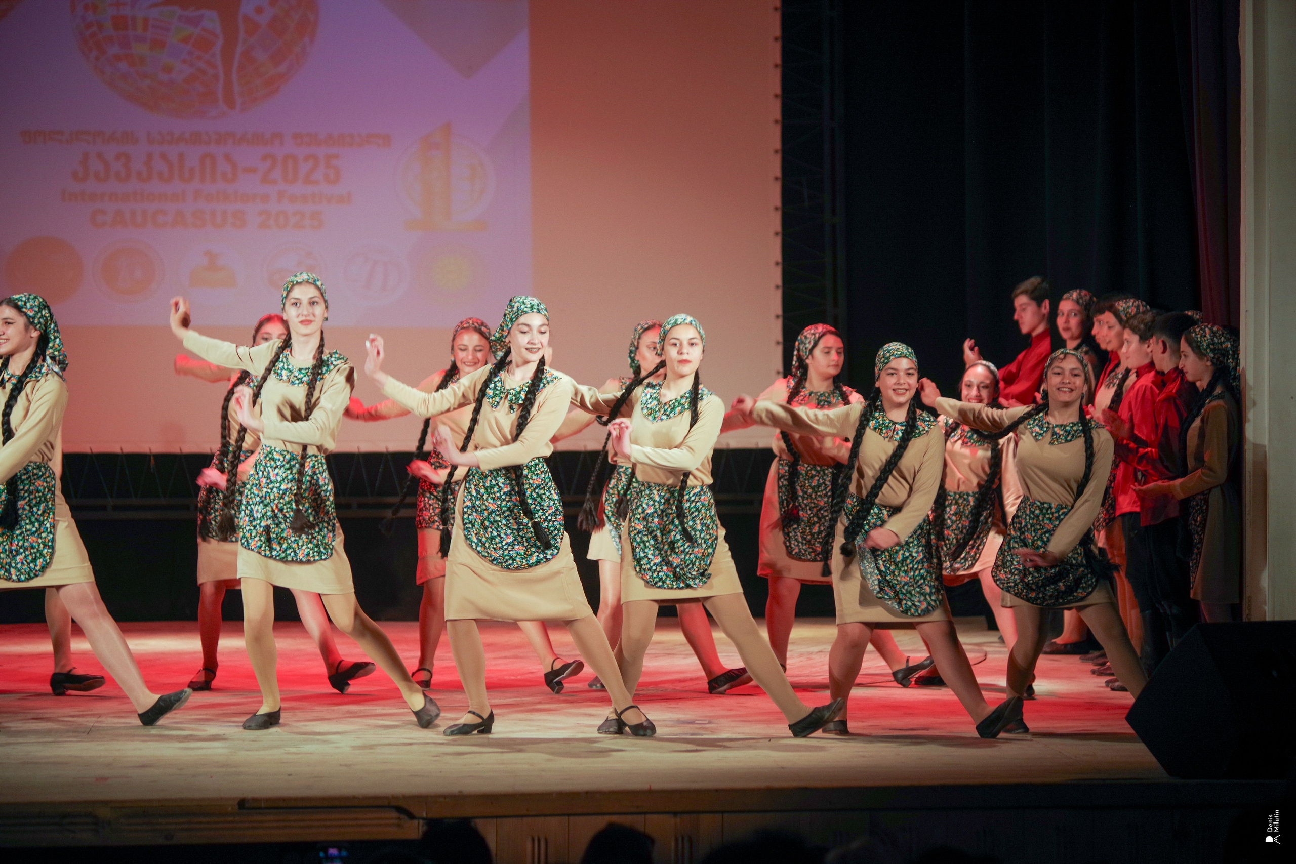 Танцы в прекрасном Они. Портретный фотограф Денис Милютин
