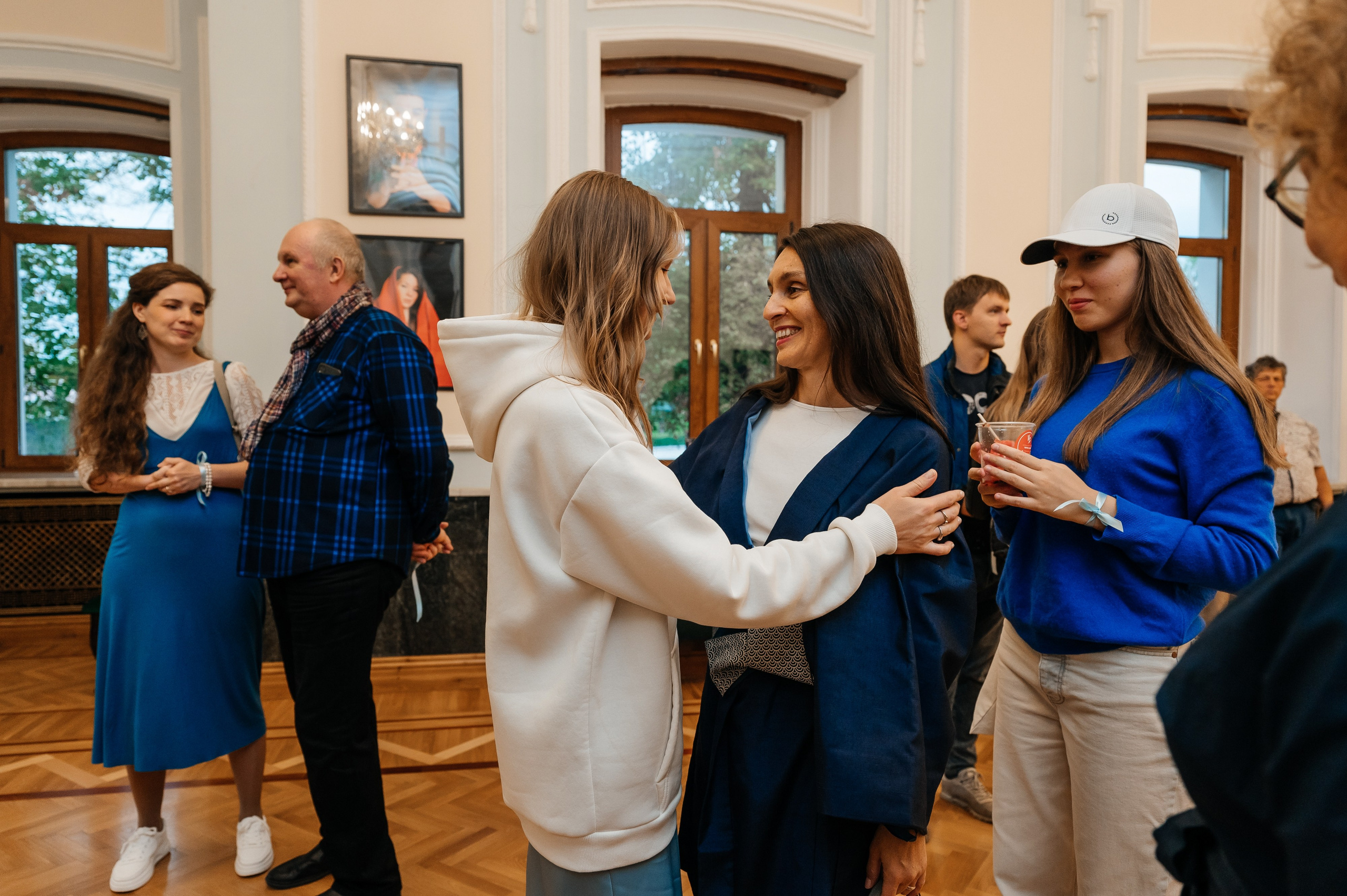 Открытие выставки Кати Васильевой в Молодежном театре. Wedding and family photographer USA