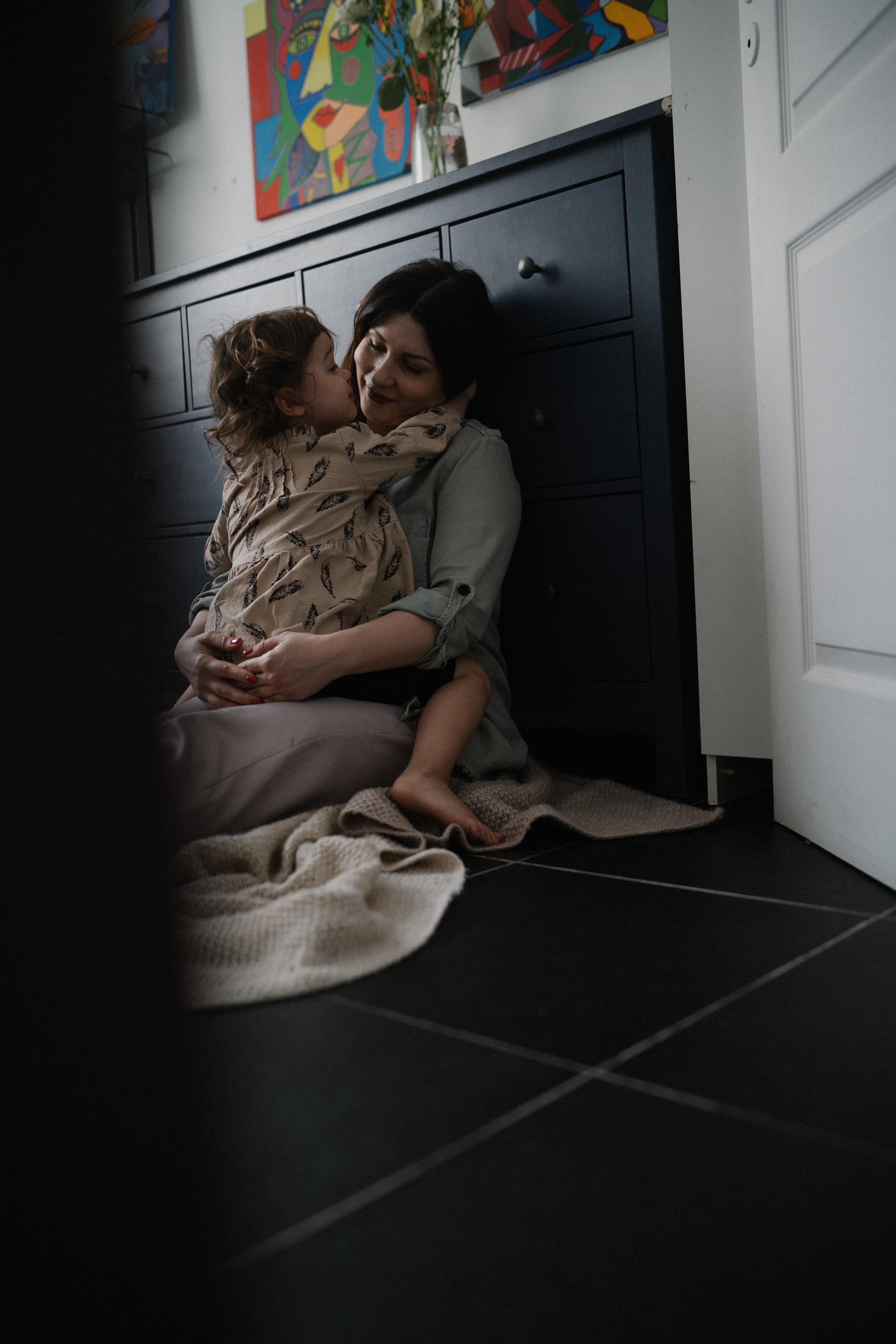 Мама, дочь, кот. Искренний фотограф