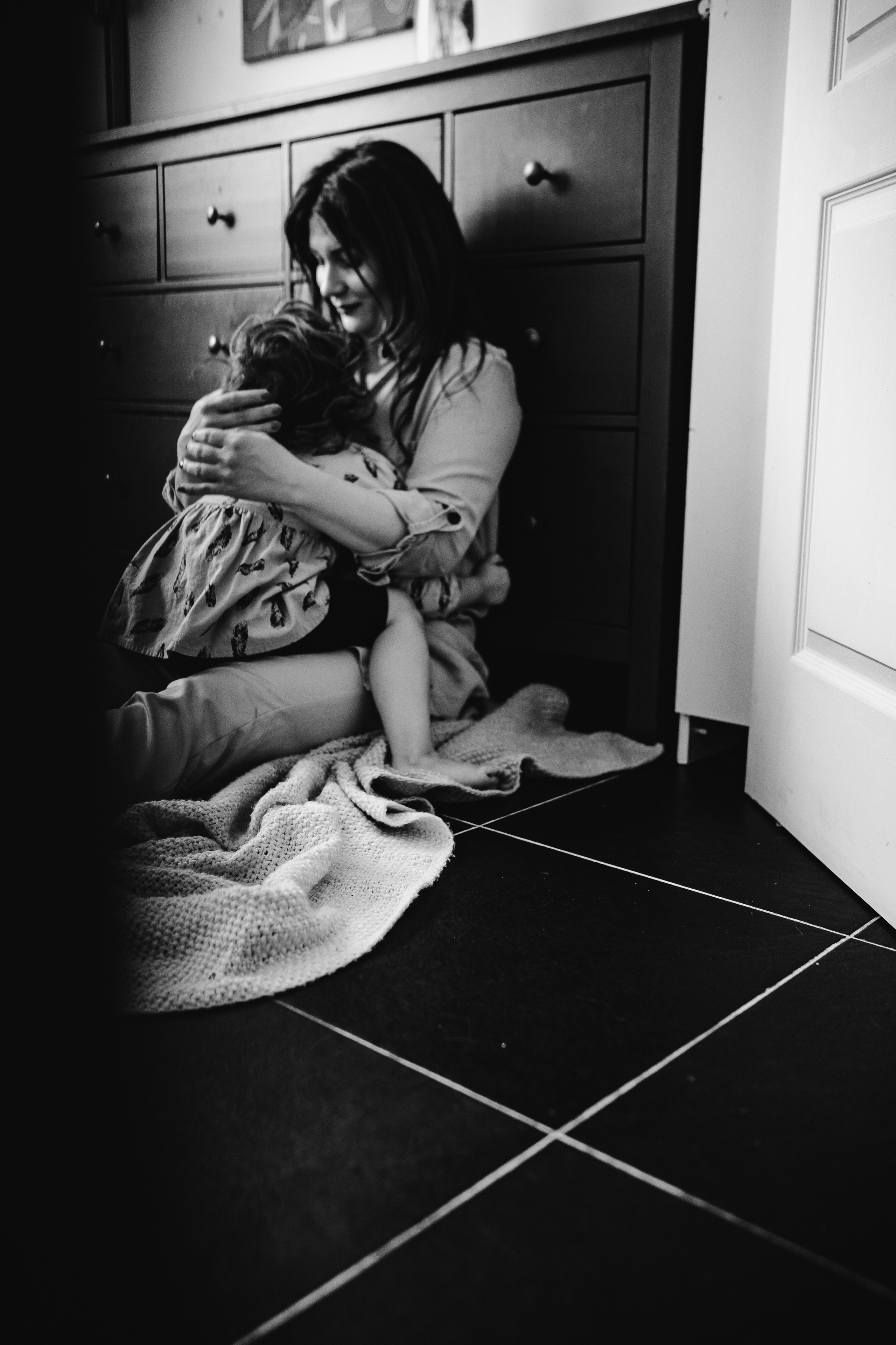 Мама, дочь, кот. Искренний фотограф