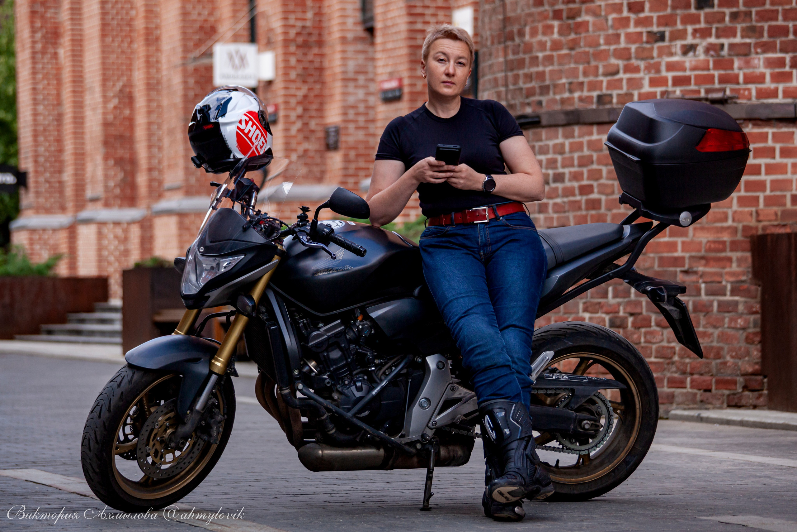 Катя и Хорнет (Honda CB 1000 Hornet). Виктория Ахмылова. Фотограф в Москве