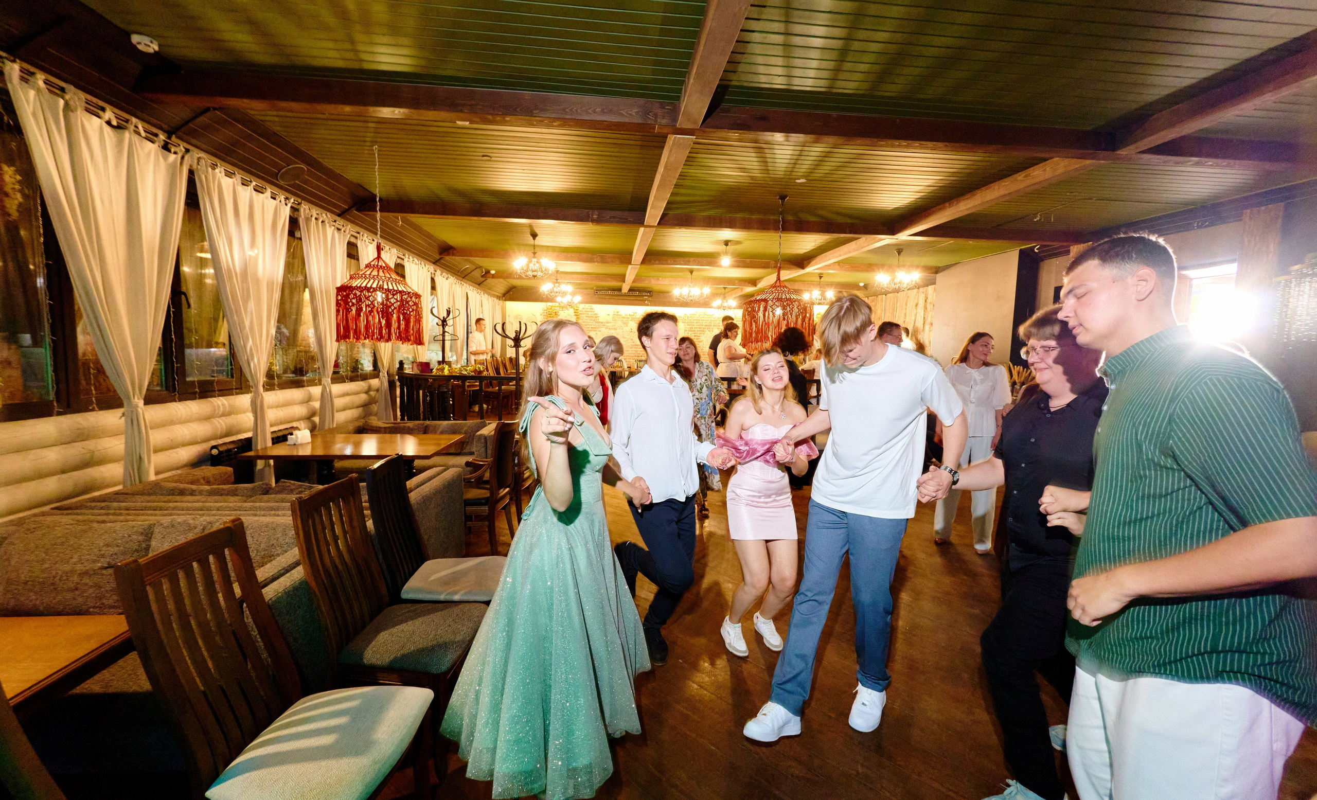 Выпускной 35 Сош. Фотограф Выпускные альбомы Таганрог Сергей Коробченко