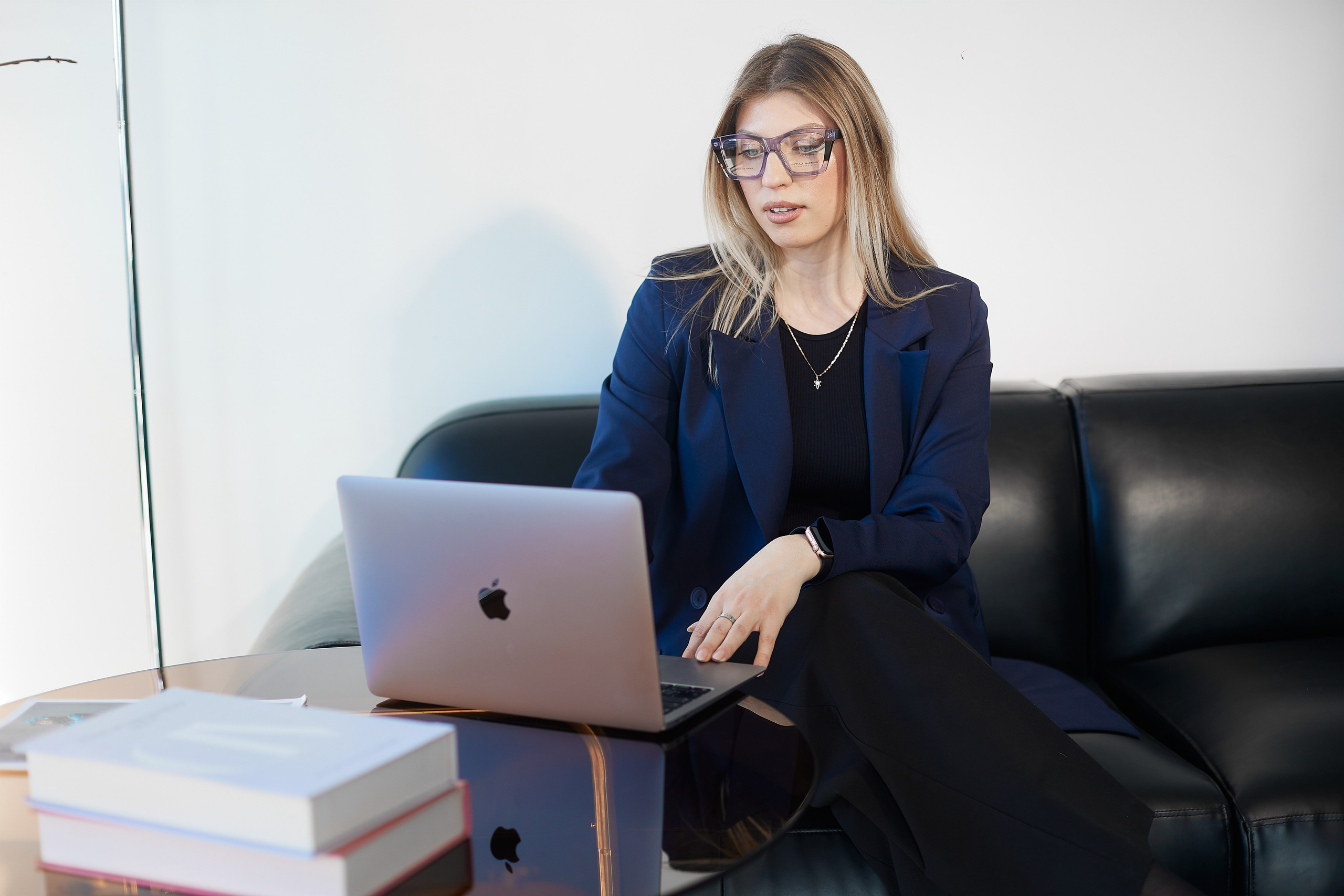 Бизнес съёмка для Оптик Маркет. Виктория Ларина — Портретный профессиональный фотограф в Иркутске