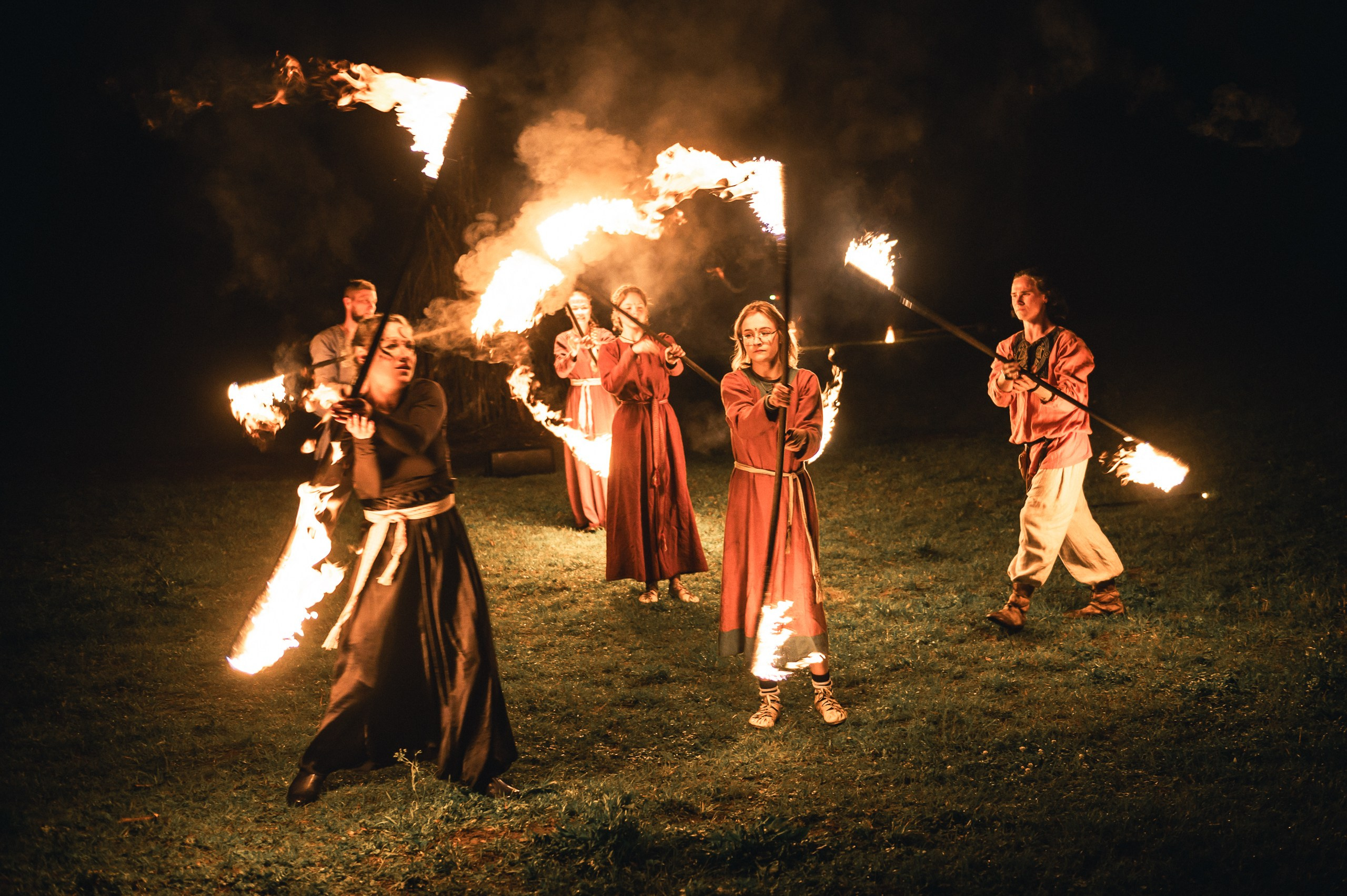 Шоу оригинального жанра «Пламя Феникса». Репортажный фотограф в Кирове Александр Лутошкин