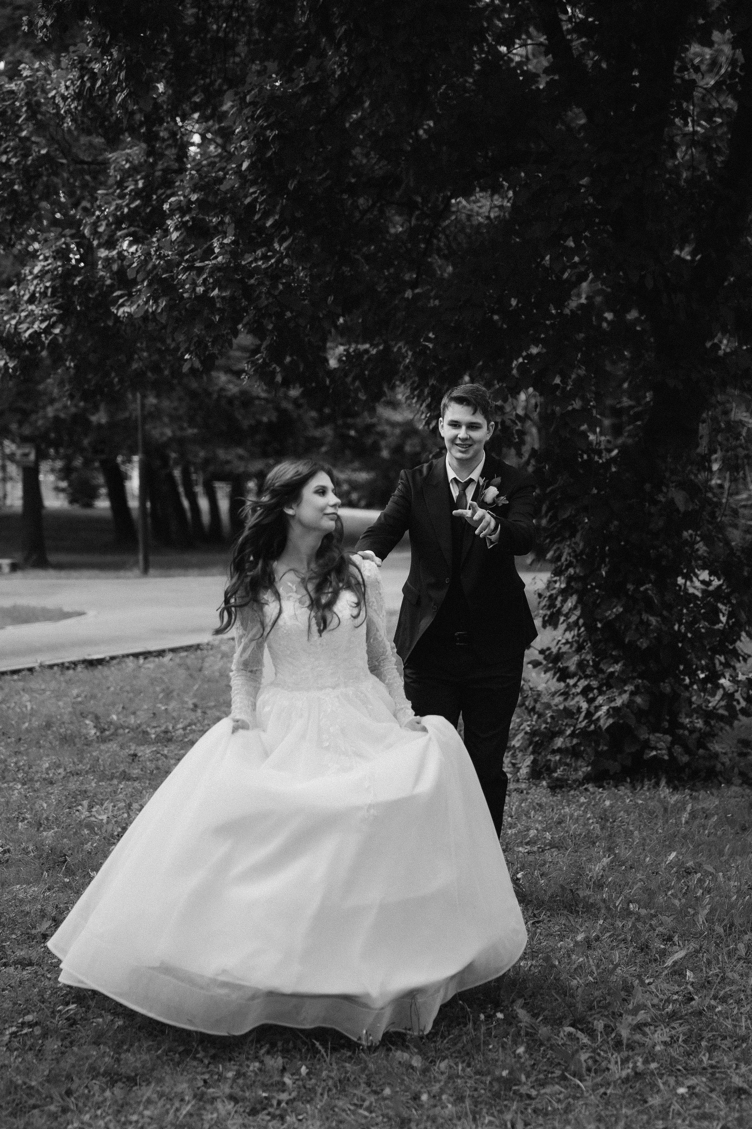 Фотосессия свадьбы Ивана и Александры в парке Горки Ленинские