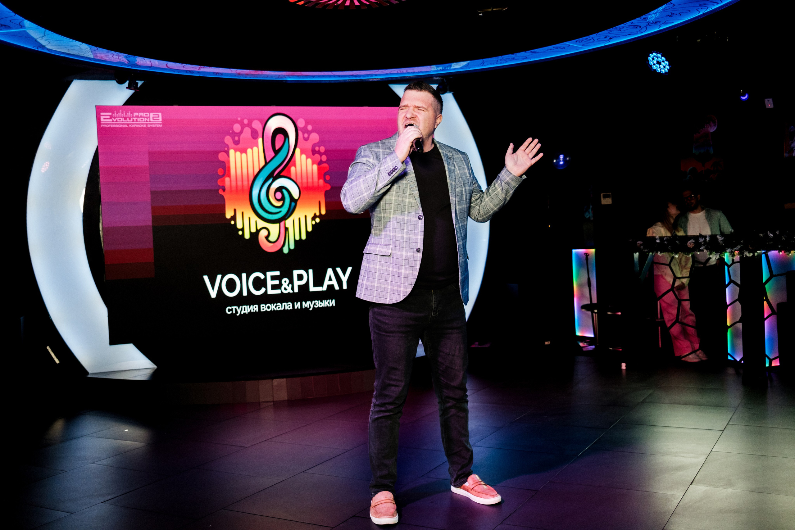 Voice&Play | караоке-бар ГОСТИ. Свадебный и репортажной фотограф Денис Ожигин в Краснодаре и Краснодарском крае