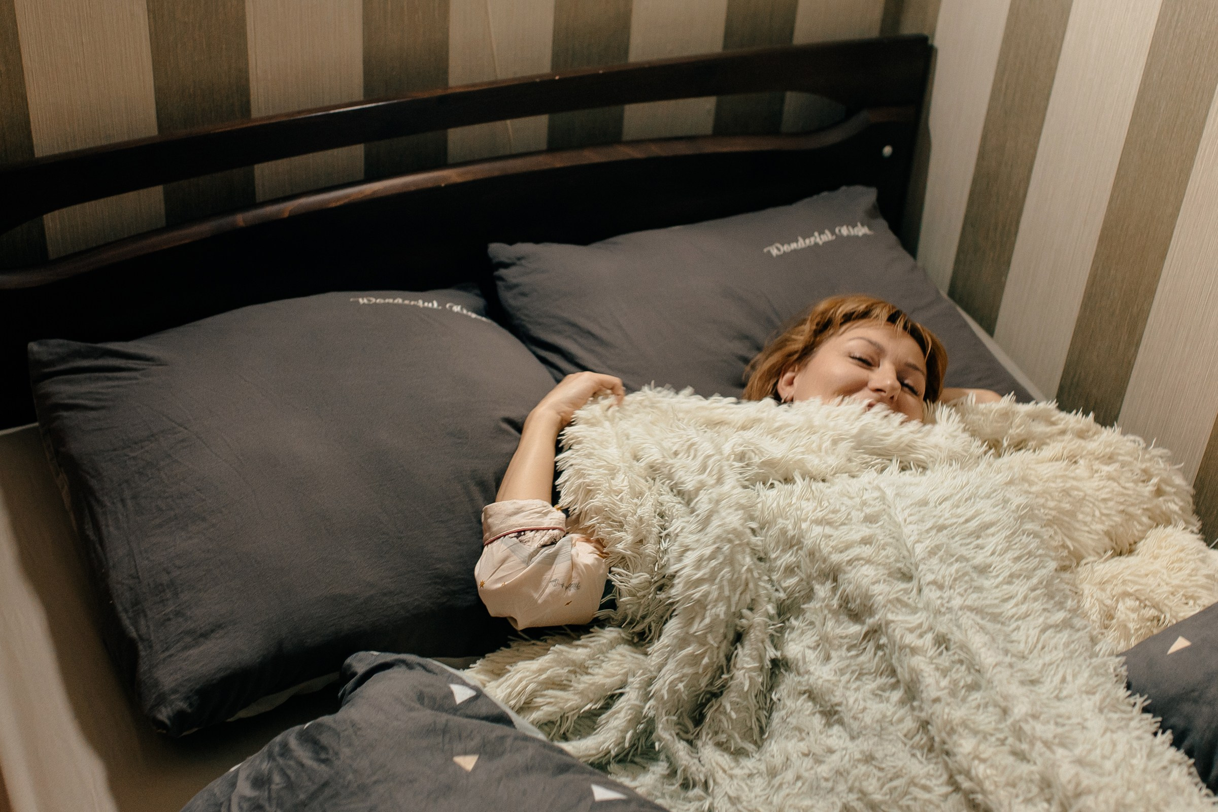 Домашний лайфстайл (утро). Ирина. Июнь 2025. Фотограф Пермь. Свадьбы. Семья и дети, школа, д. сад. Фотокниги