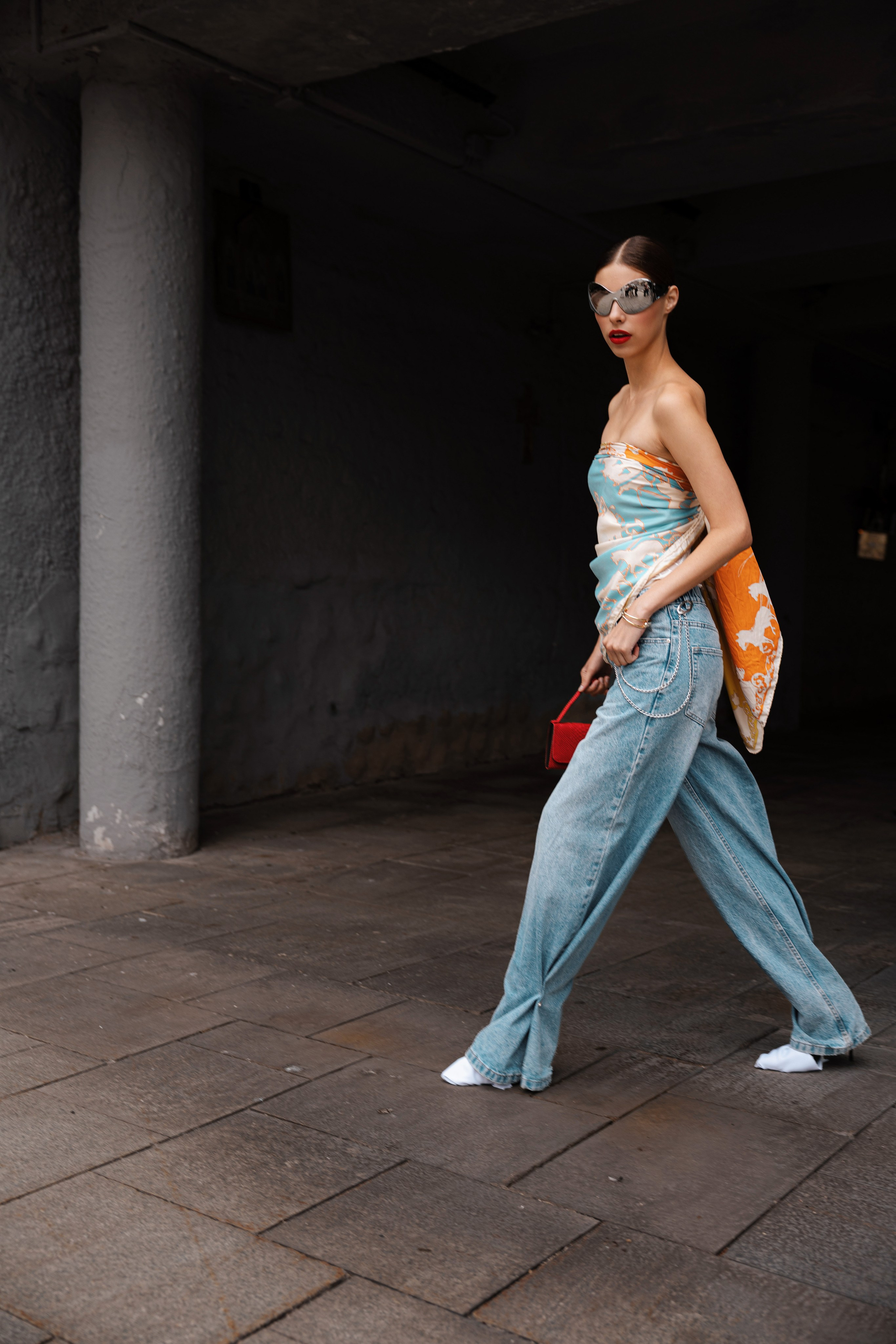 Стилизация съёмок на улице. Фешн и персональный стилист в Париже и Москве