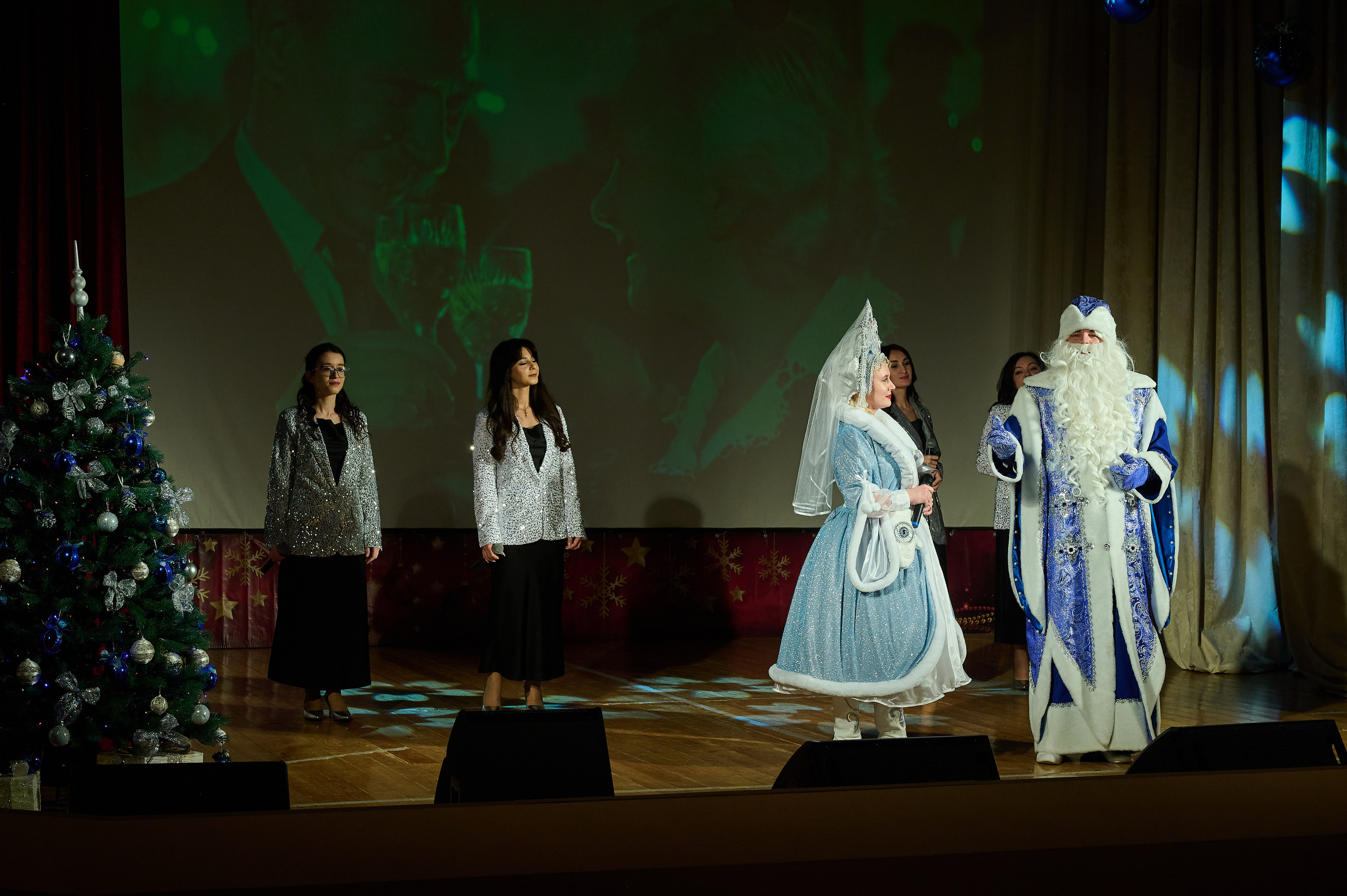 Концерт НГ В ДК. Жизнь курорта Кабардинка в фотографиях