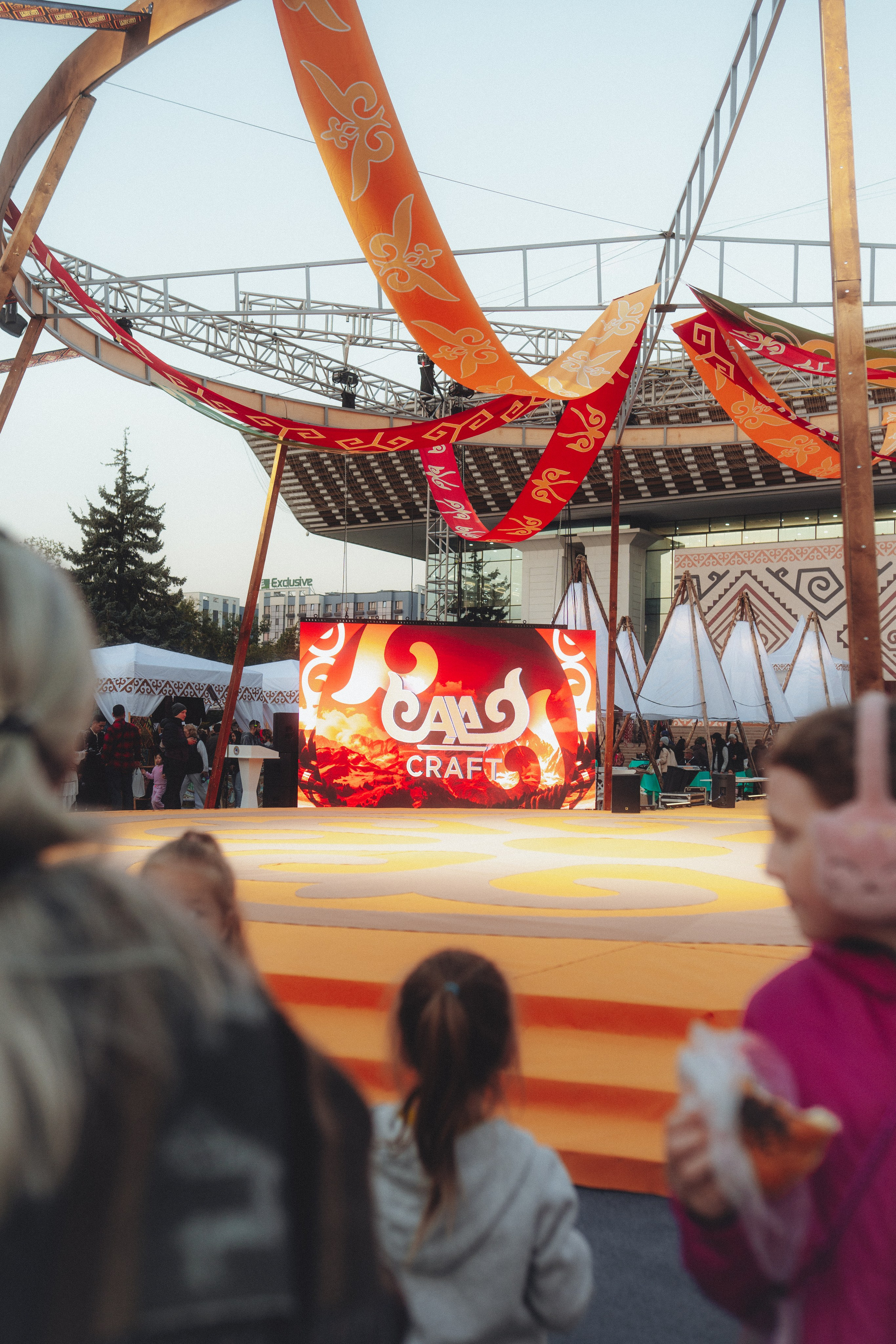 ETHNIC FASHION SHOWS / THE PODIUM