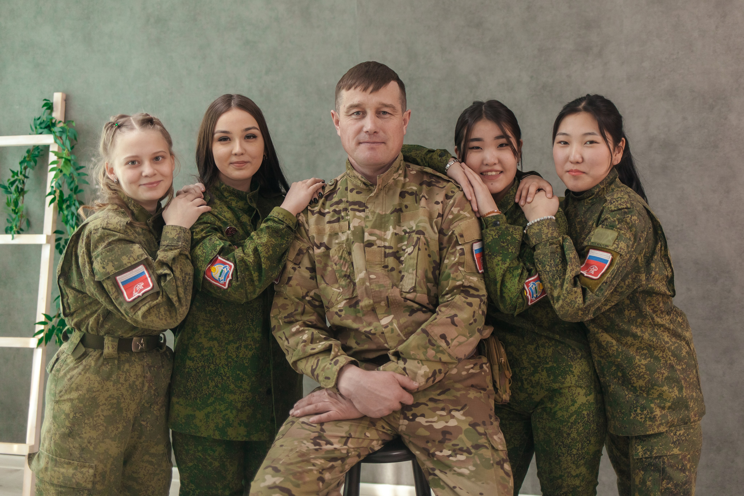 Школьники в студии. Фотограф Бурятия. Печать фотокниг