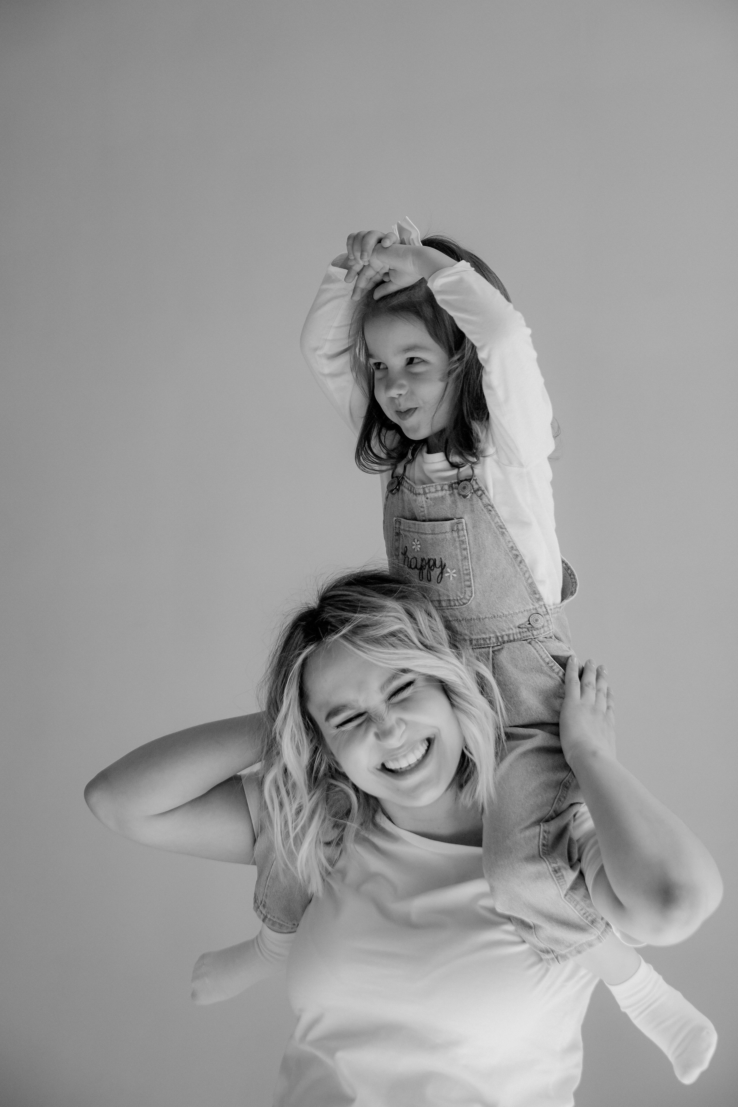 Женя Даша Софи. Фотограф Валерия Крахмалева