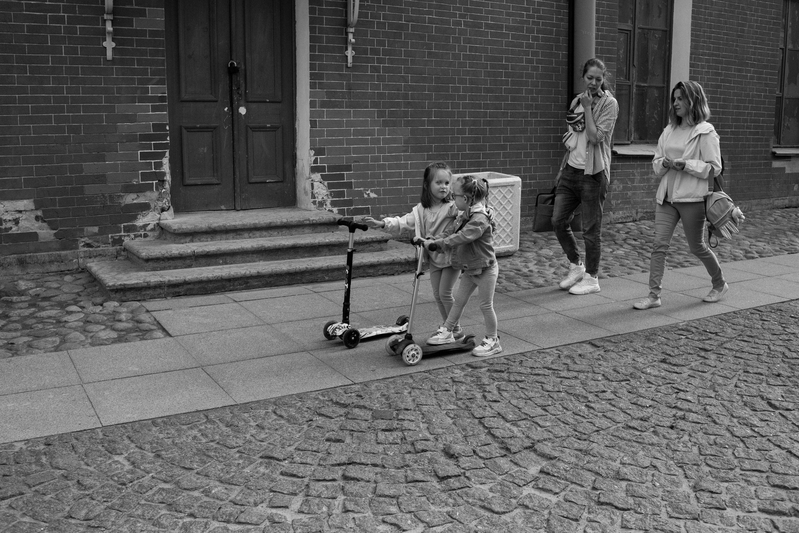 Алиса и Кристина. Детский и семейный фотограф в Челябинске Логинова Валерия