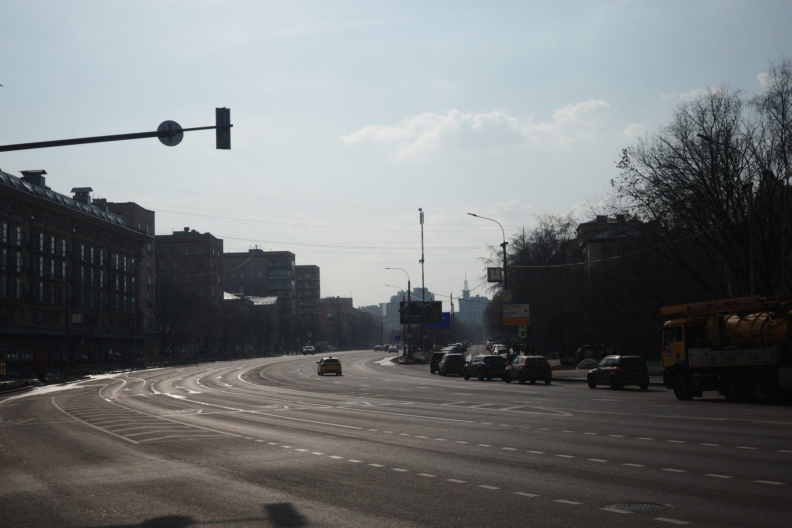 #45: Фрунзенская набережная / март 2026. Проект «Фотокладовка»: блог уличной фотографии в формате street photo