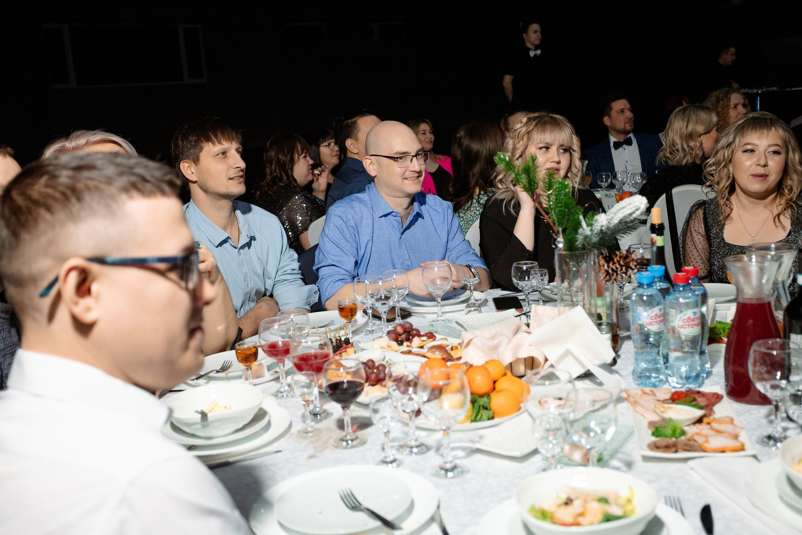 РЕПОРТАЖ: НОВЫЙ ГОД В ДК МЕТАЛЛУРГ. Профессиональный фотограф в Ижевске Леша Петров