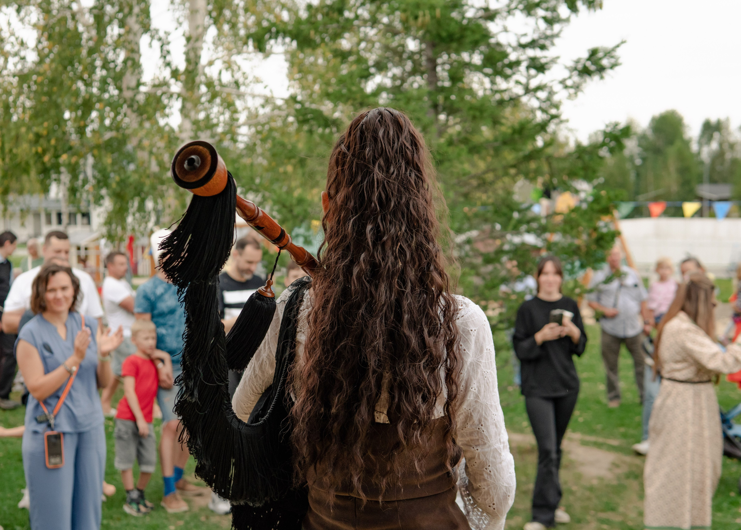 музыканты в Деревне Мира