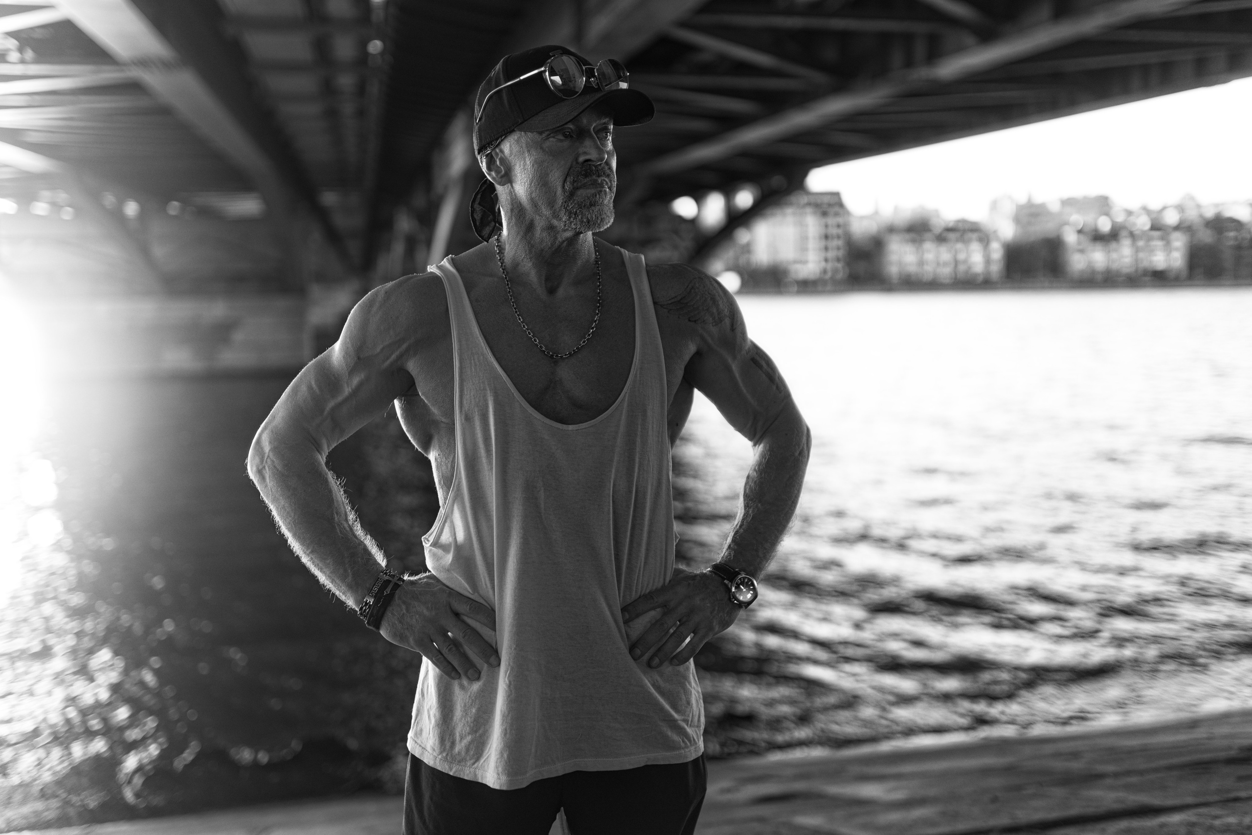 Фотосет на улице и спортплощадке с Александром для контента. Дмитрий Шульгин, портретный фотограф в Воронеже