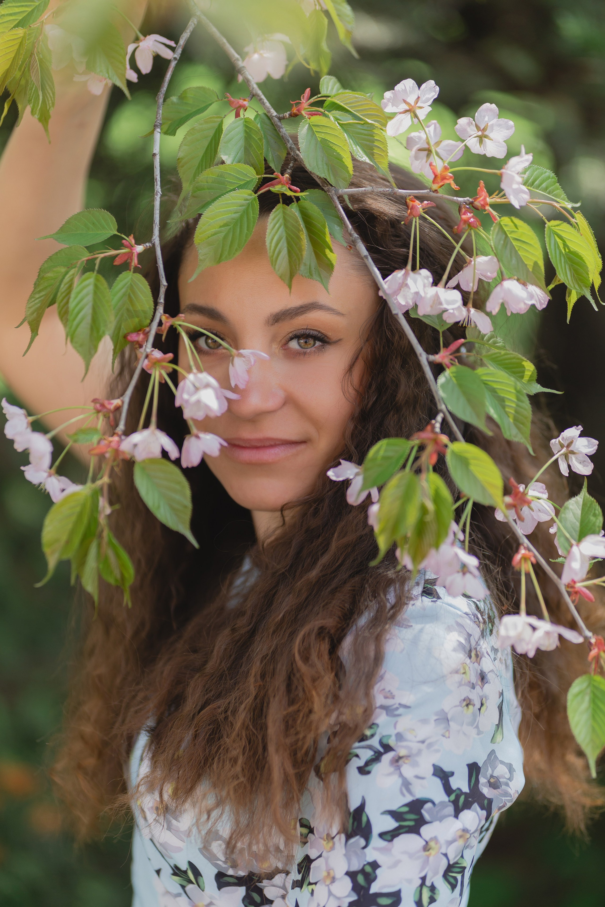 Настя и сакура. Фотограф Южно-Сахалинск