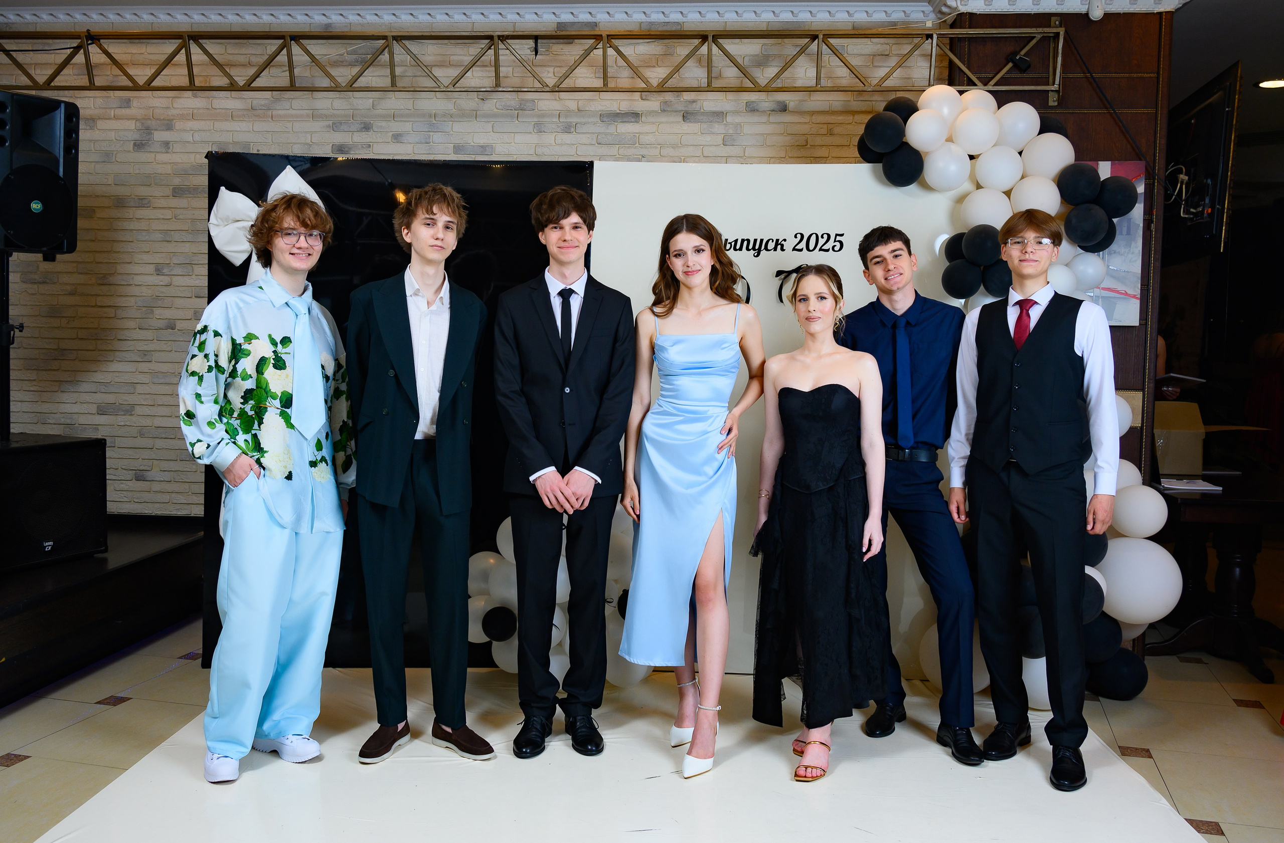 Выпускной 2025 11 кл. Семейный и детский фотограф в Новороссийске Лебедева Елена