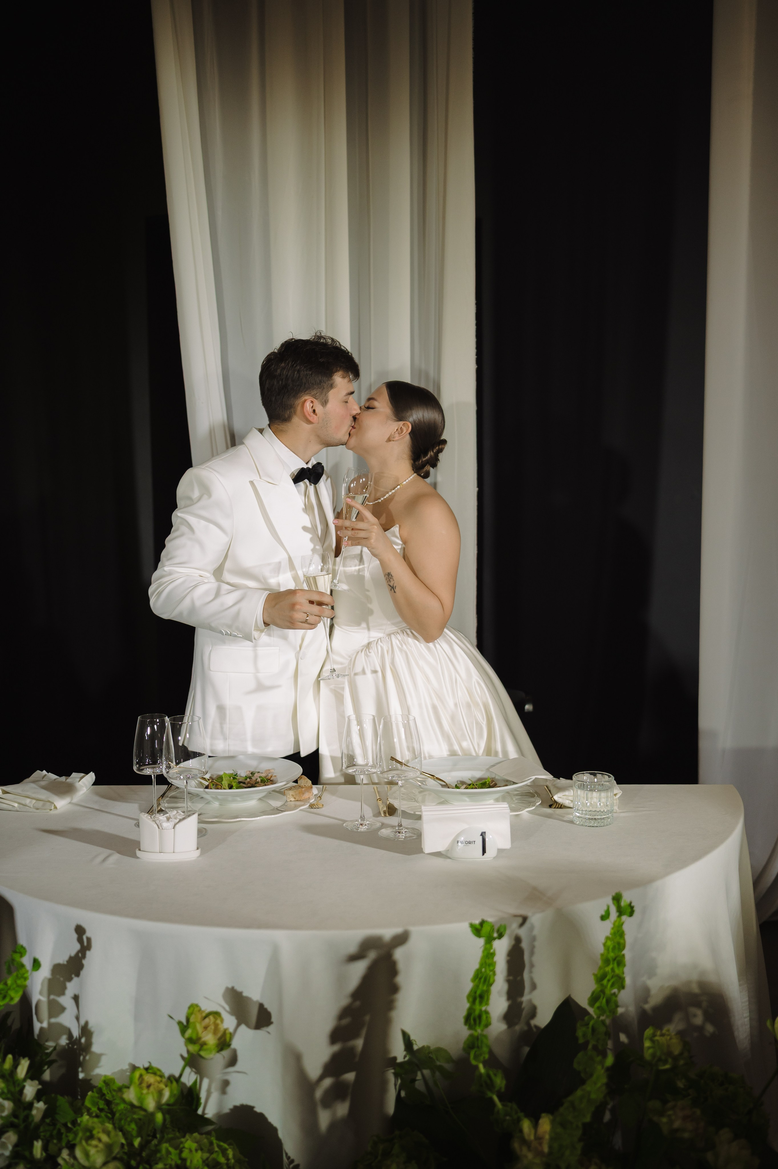 Свадебная фотосъемка в «Двор Стайки»