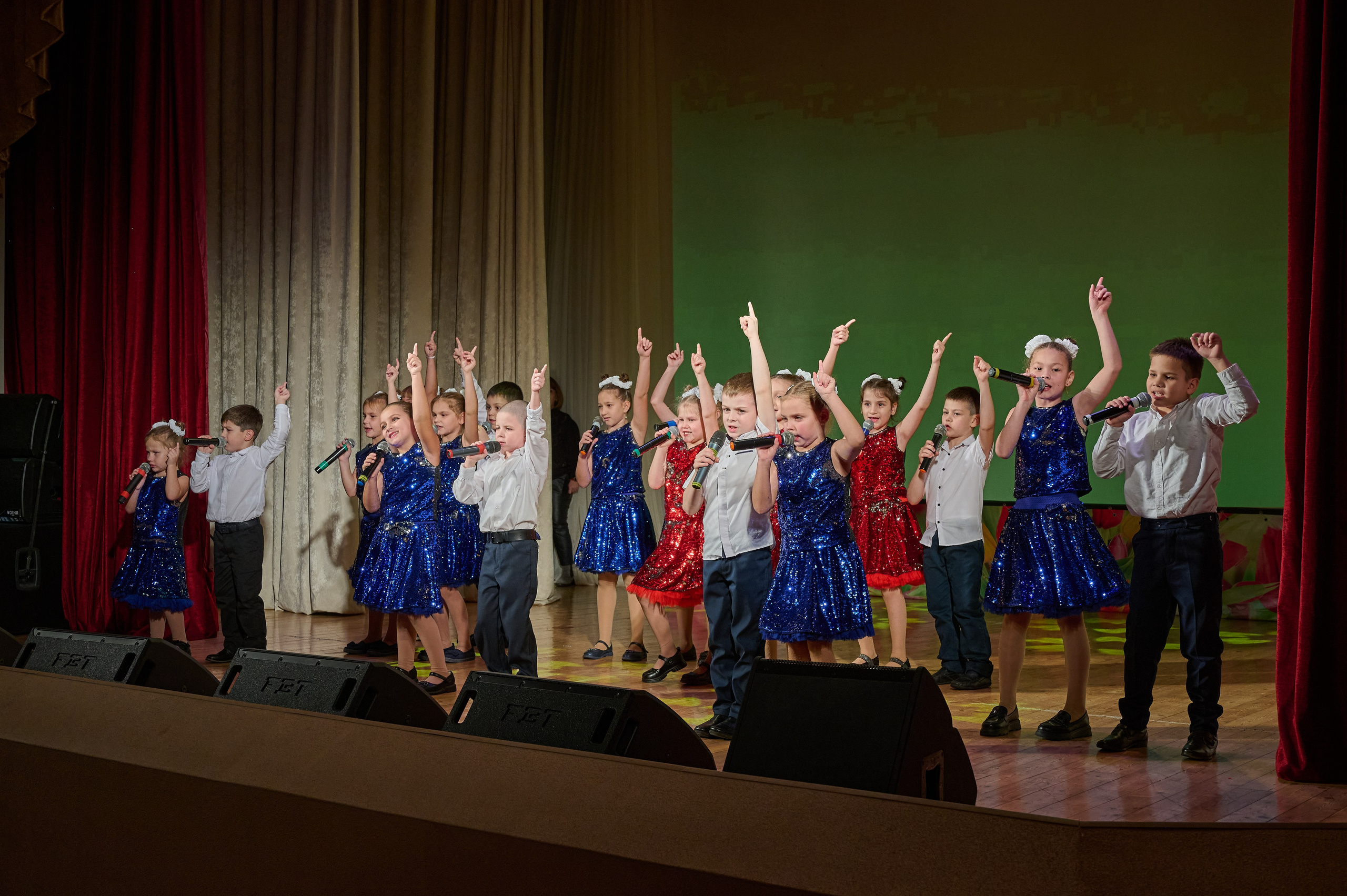 День матери. Кабардинка. Жизнь курорта Кабардинка в фотографиях