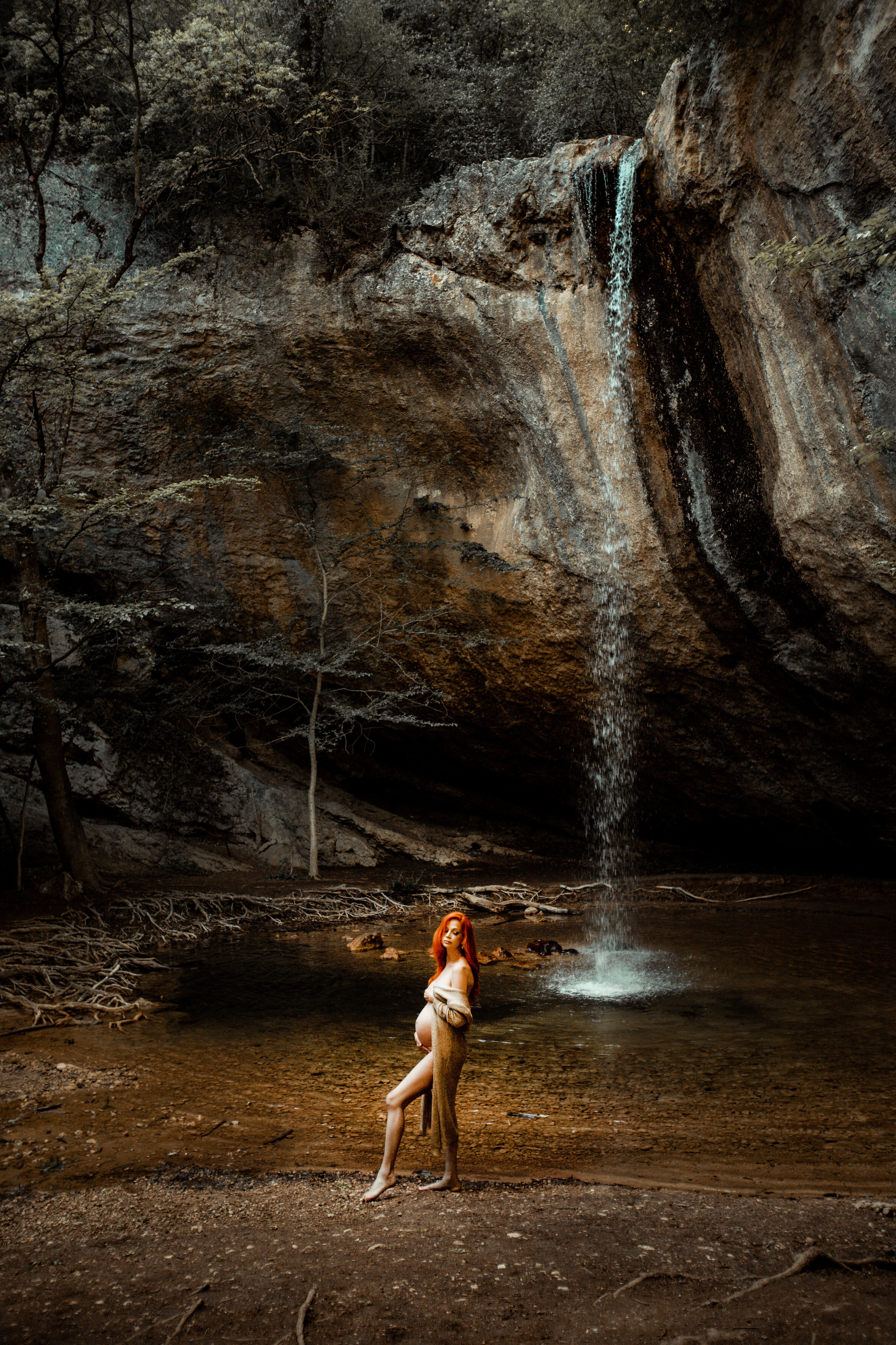 Водопад, Крым. Свадебный и семейный фотограф. Фототуры по всему миру