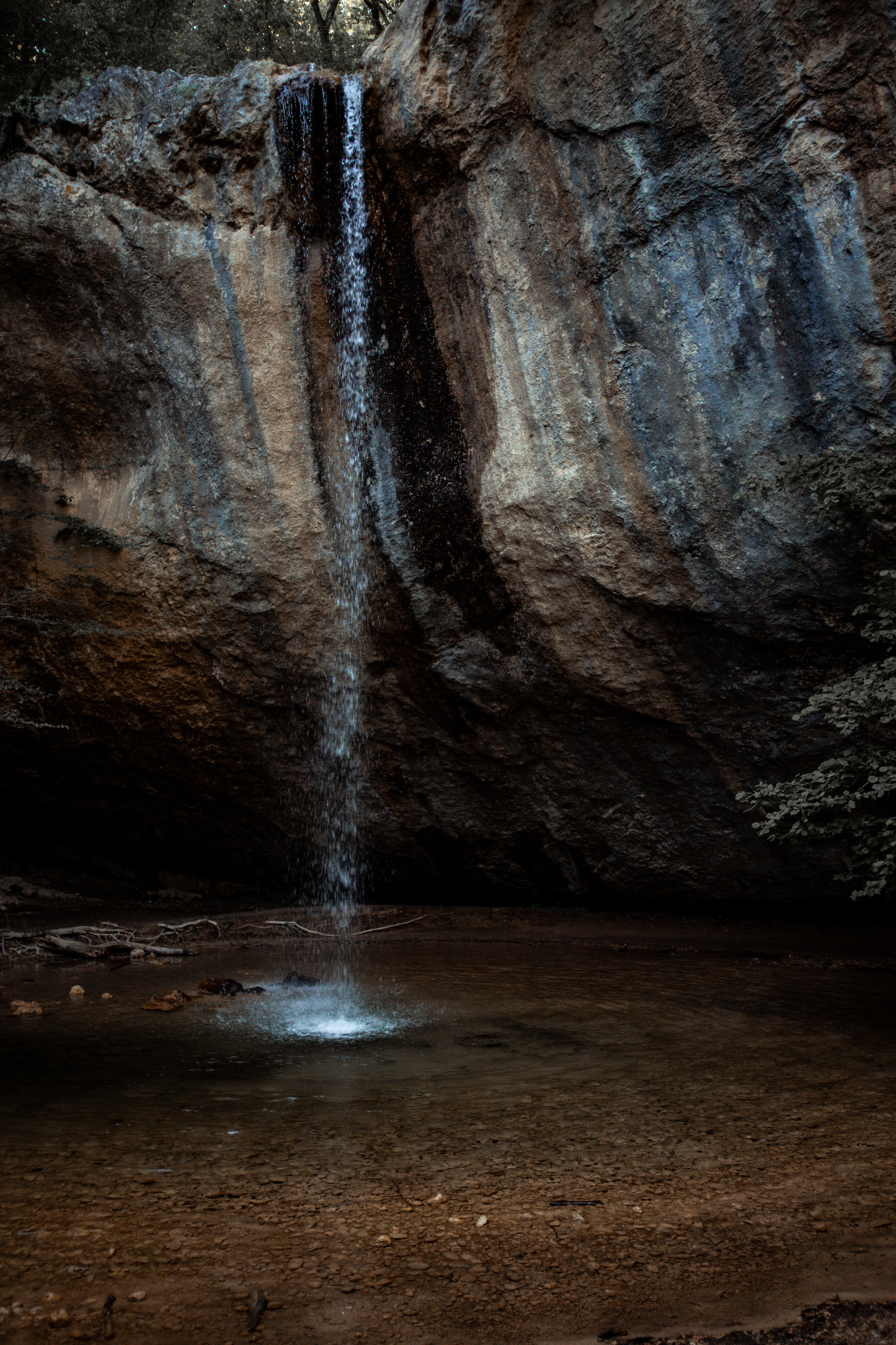 Водопад, Крым. Свадебный и семейный фотограф. Фототуры по всему миру