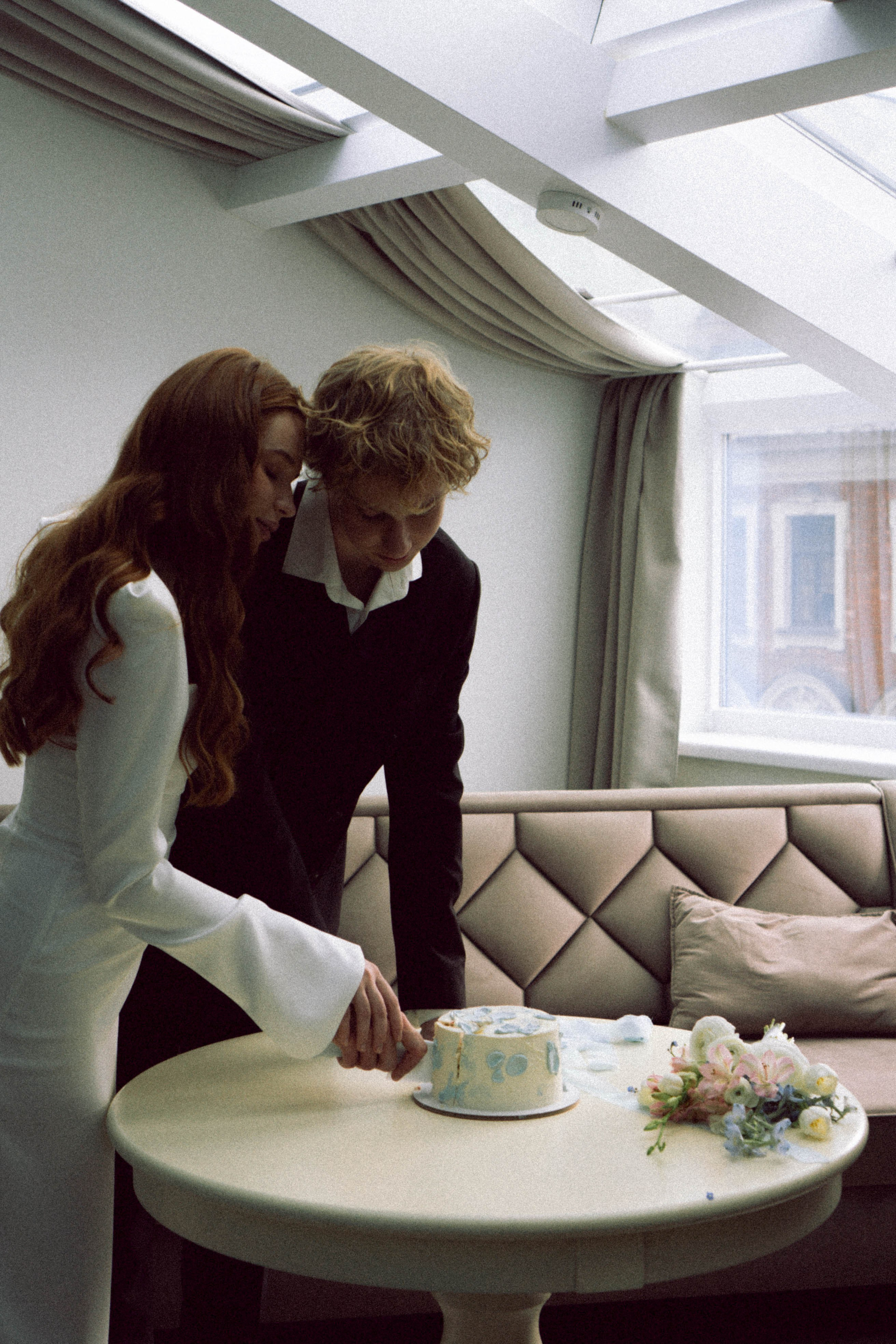 СВАДЕБНАЯ СЬЕМКА В ОТЕЛЕ. СБОРЫ ЖЕНИХА И НЕВЕСТЫ И ТАКЖЕ ТОР И ПОДГОТОВКА К ПРОГУЛКЕ. Профессиональный фотограф, Санкт-Петербург — Виктория Богомолова