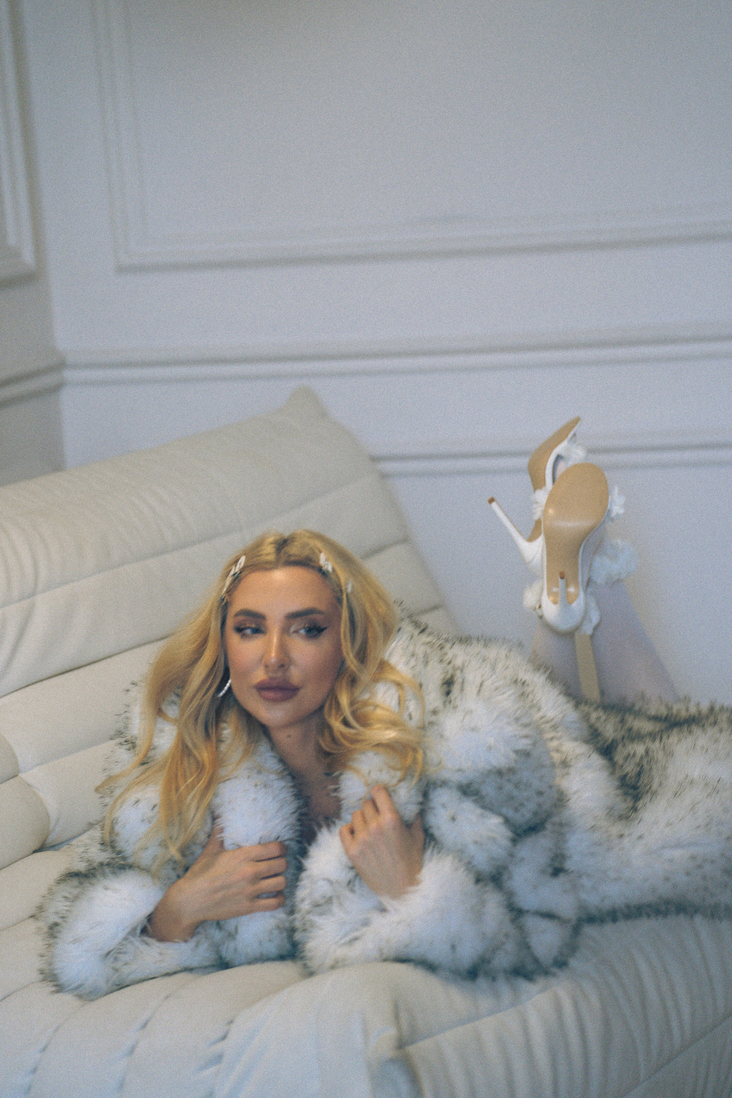 МИНИМАЛИЗМ В СТУДИИ НА ЧЕРНЫШЕВСКОЙ В СТУДИИ С БАЛКОНОМ. Профессиональный фотограф, Санкт-Петербург — Виктория Богомолова