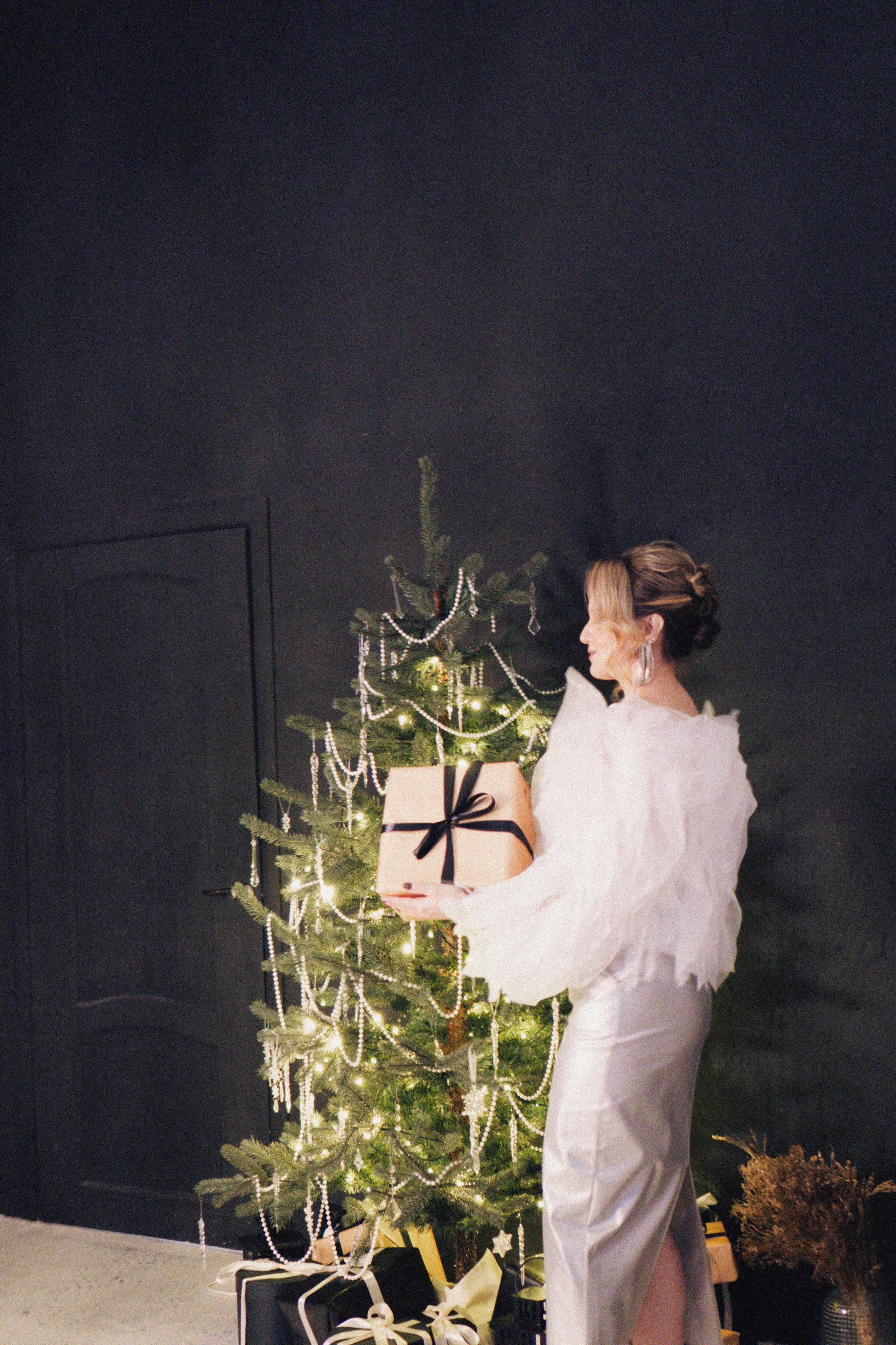 НОВОГОДНЯЯ ФОТОСЕСИИЯ В СТУДИИ ДЛЯ ДЕВУШКИ И ПРОГУЛКА ПО ЧЕРНЫШЕВСКОЙ. Профессиональный фотограф, Санкт-Петербург — Виктория Богомолова