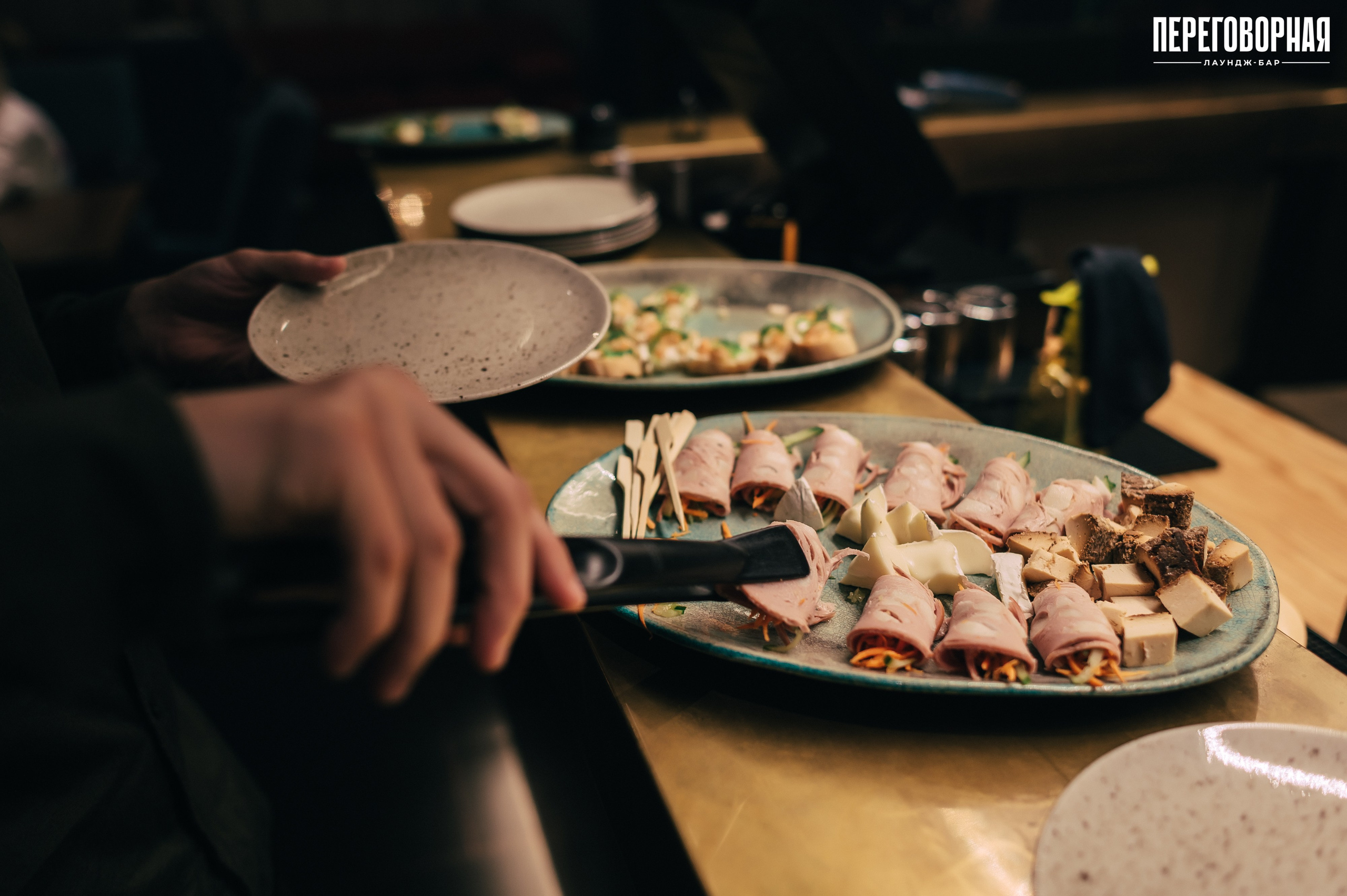 Лаундж-бар Переговорная: 1 год. Свадебный и просто хороший фотограф в Челябинске