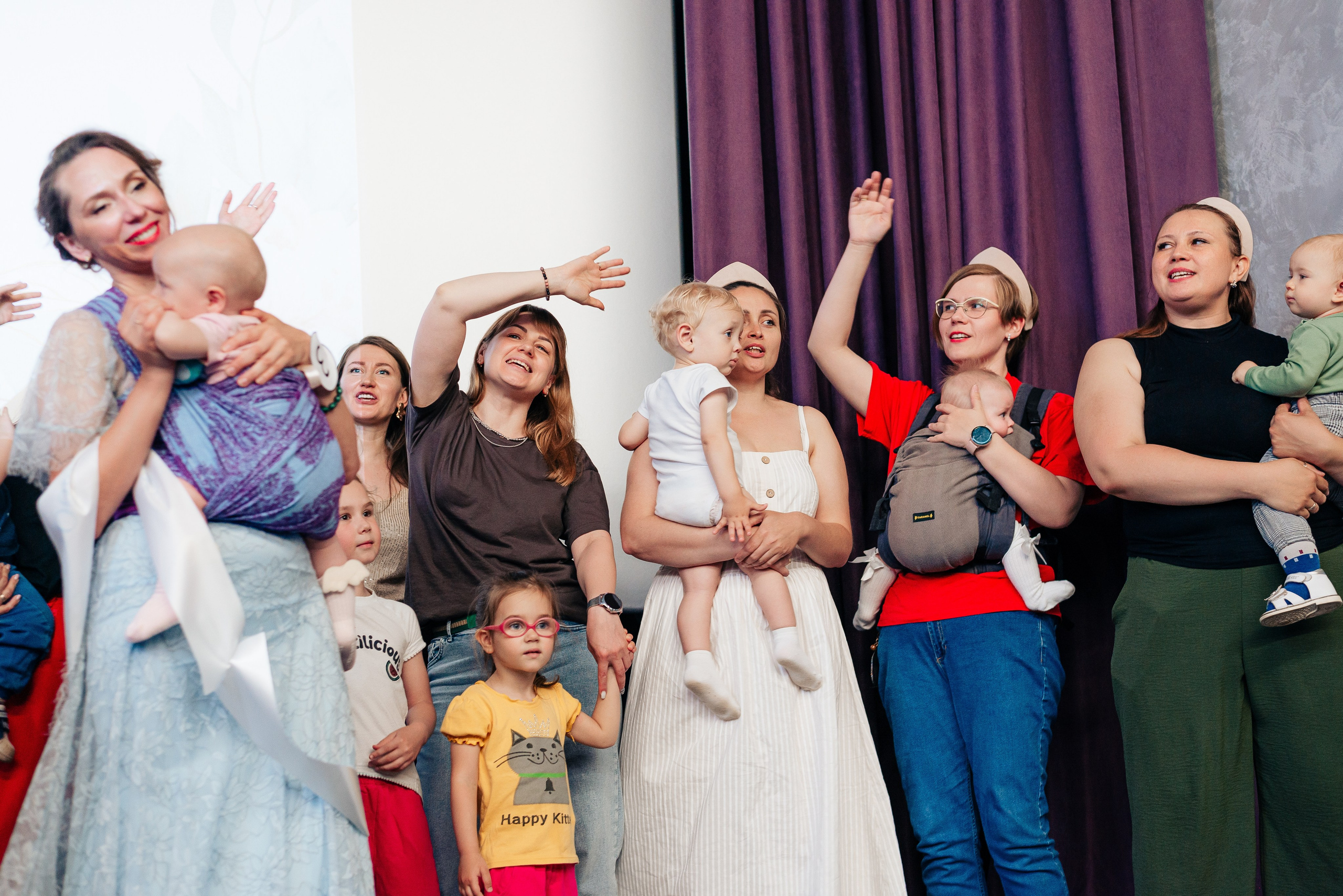 Слингомама Иваново 2025. Семейный и детский фотограф Иваново Ксения Азаренкова