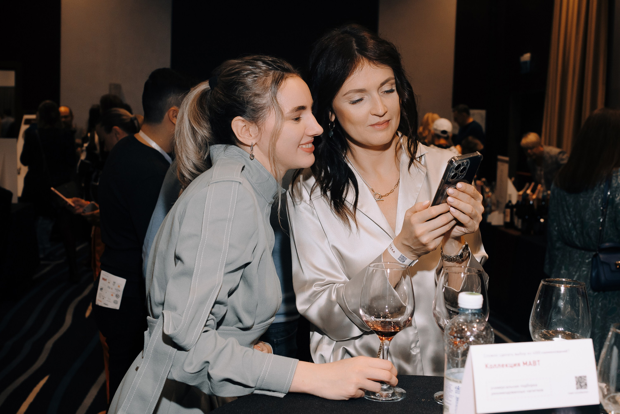 ФЕСТИВАЛЬ ВИНА И КРЕПКИХ НАПИТКОВ МАВТ-ВИНОТЕКА. Репортажный фотограф Зуев Роман г. Челябинск