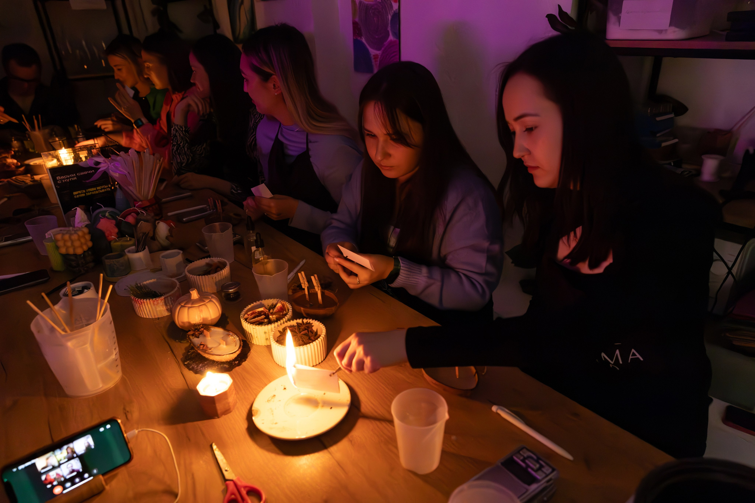 Корпоратив компании Технологии Доверия Аудит — творчество с AROMALAGE