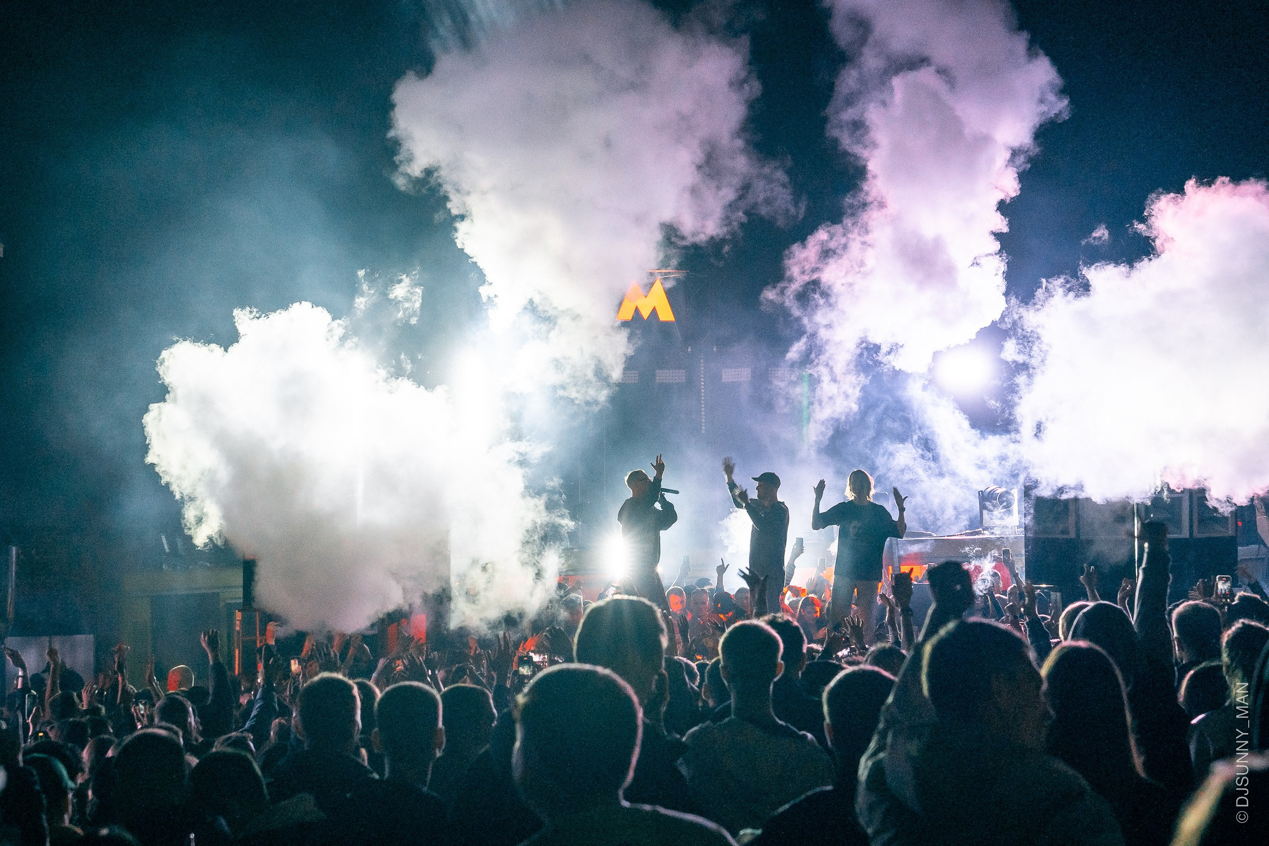 Metro Gorkovskaya. Sunnyman