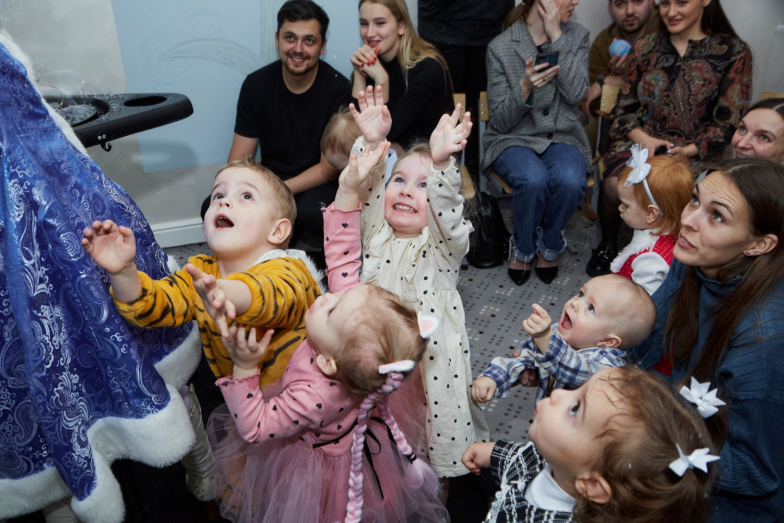 Бизи Кидз Новогодний репортаж с аниматорами. Кокорин Евгений Фотограф