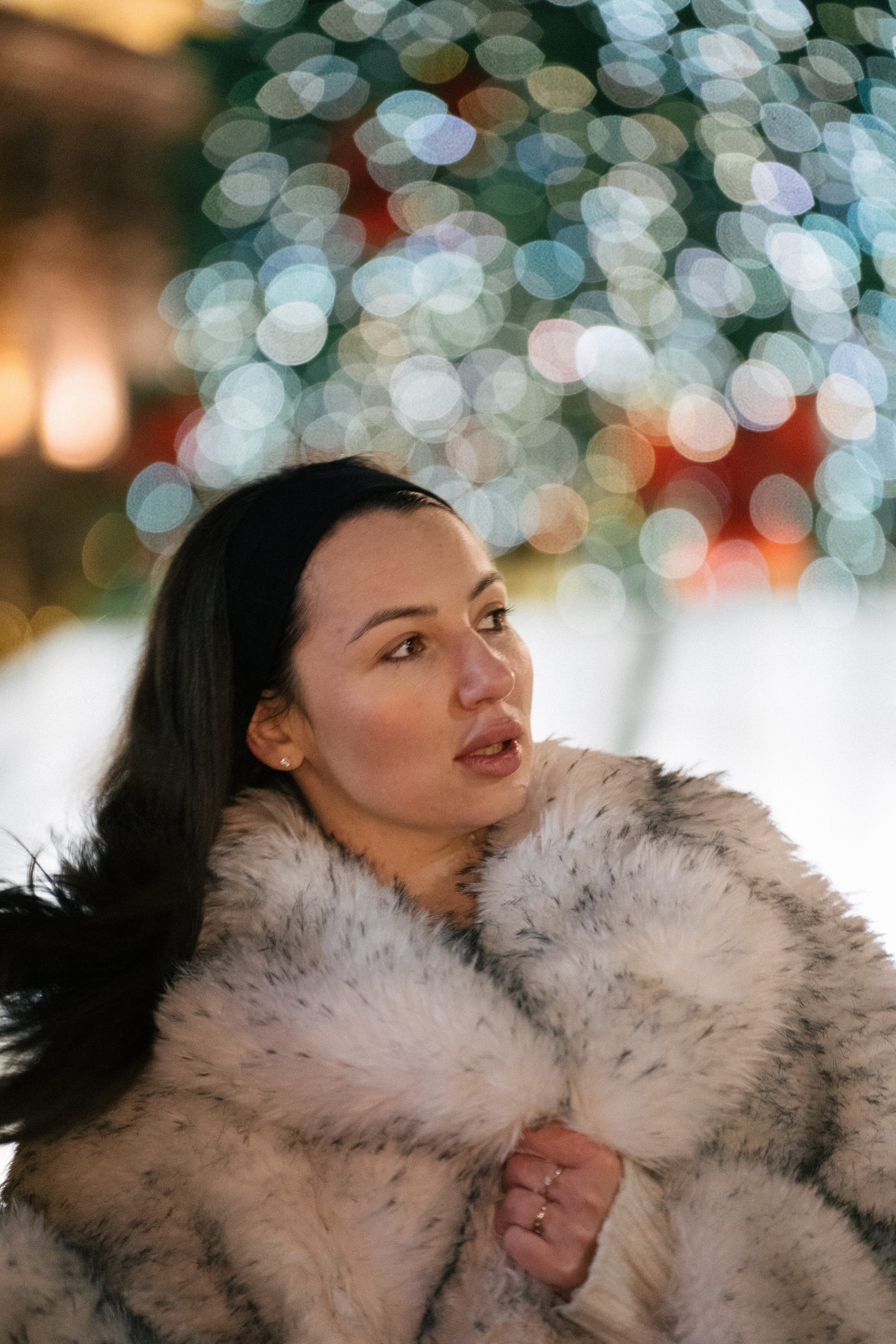 ПРОГУЛКА НА МАНЕЖНОЙ ПЛОЩАДИ ДЛЯ ДЕВУШКИ ПЕРЕД НОВЫМ ГОДОМ (НОВОГОДНЯЯ ФОТОСЕССИИЯ НА МАНЕЖНОЙ ПЛОЩАДИ). Профессиональный фотограф, Санкт-Петербург — Виктория Богомолова