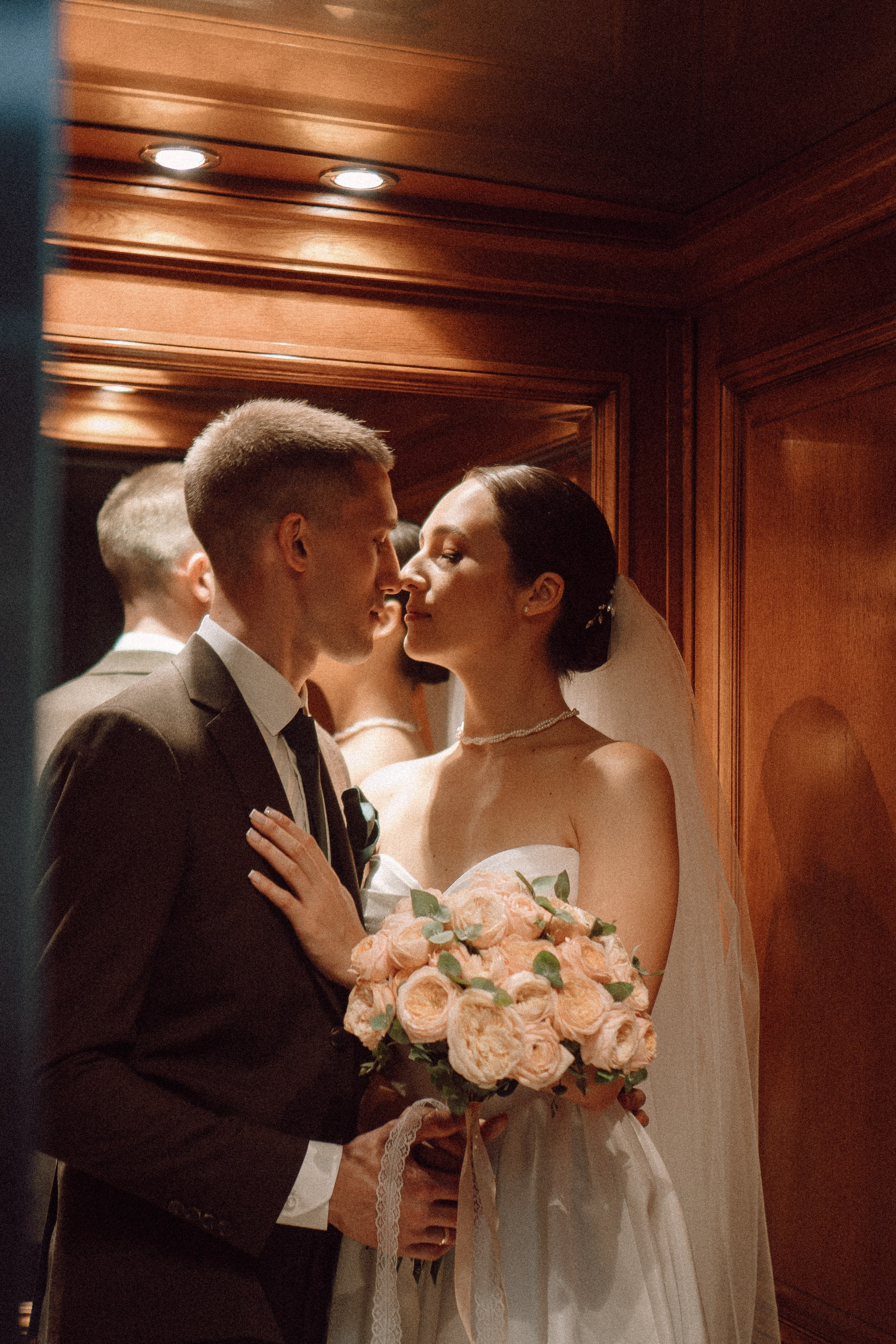 СВАДЕБНАЯ ПРОГУЛКА В САНТК-ПЕТЕРБУРГЕ (ИСАКИЕВСКИЙ СОБОР, ЗИМНЯЯ КАНАВКА, ЭРМИТАЖ И БОЛЬШАЯ МОРСКАЯ УЛИЦА). Профессиональный фотограф, Санкт-Петербург — Виктория Богомолова