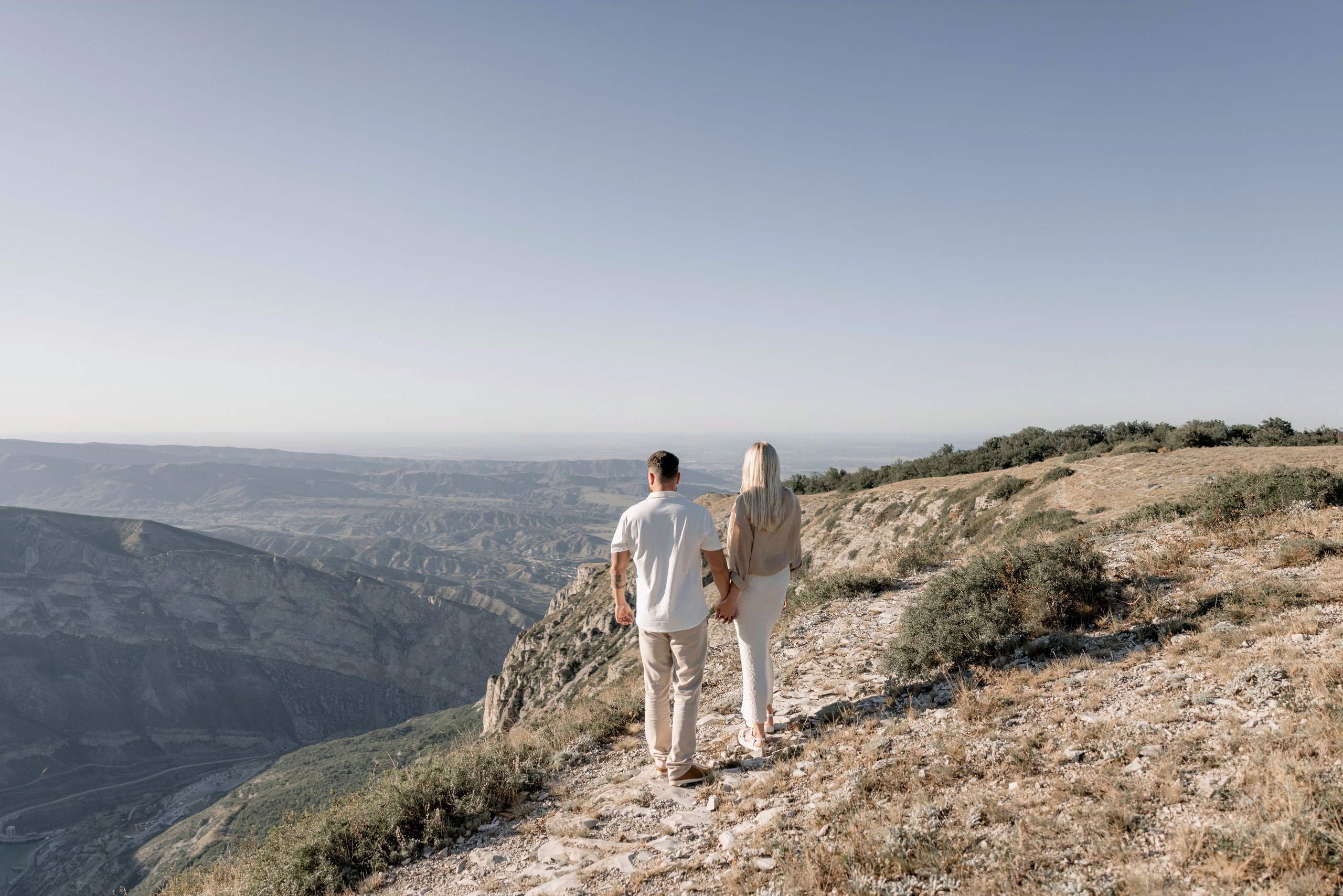 Фотосессия в горах прекрасной пары АРТЕМ & АЛЕСЯ. Свадебный фотограф в Махачкале Иван Айвазян