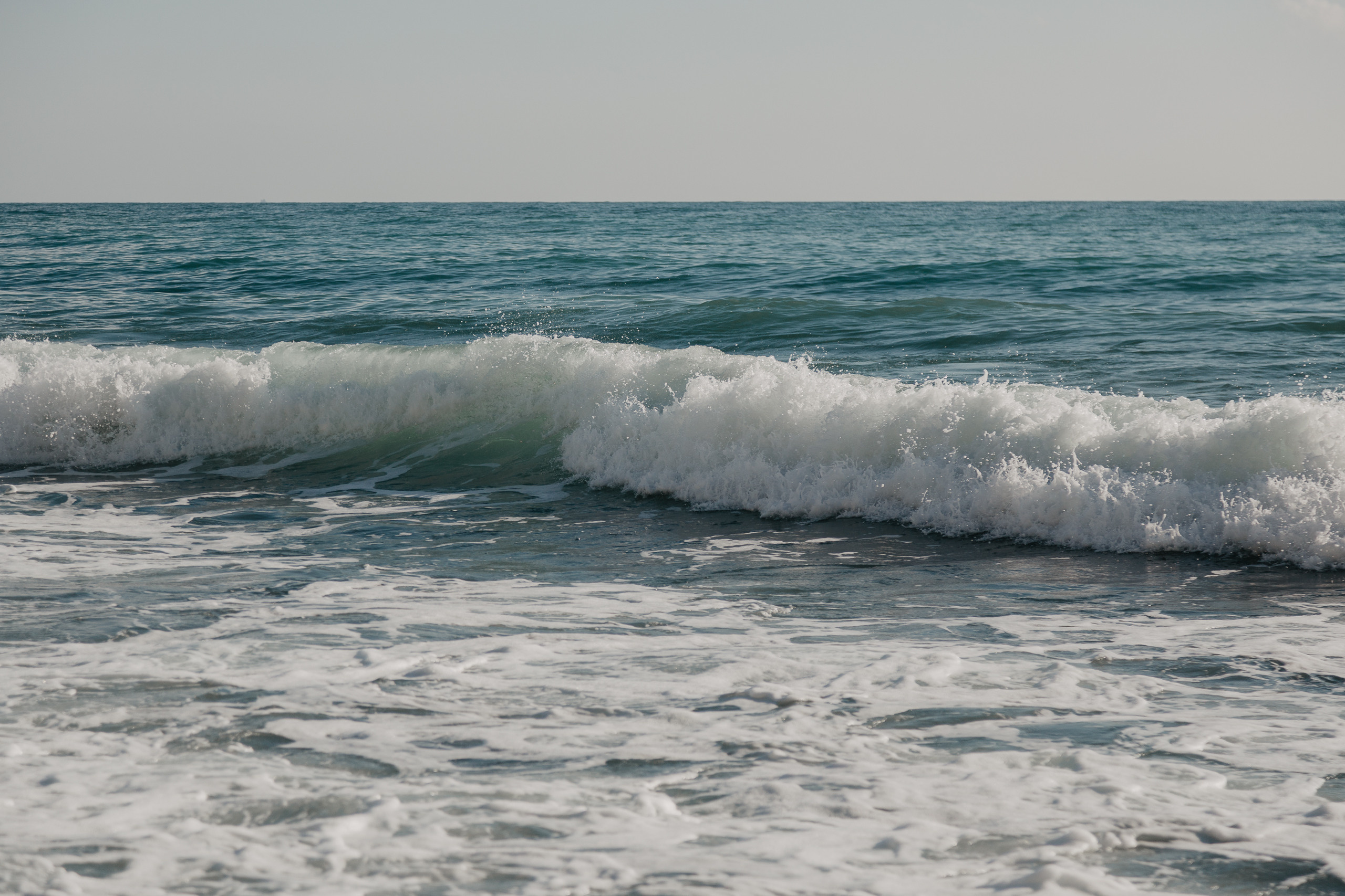 Ира / личный пляж под солнцем июля