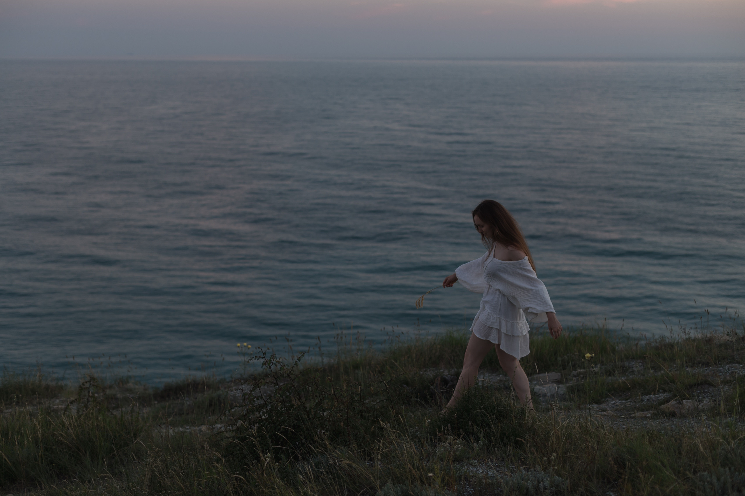 Ира / личный пляж под солнцем июля