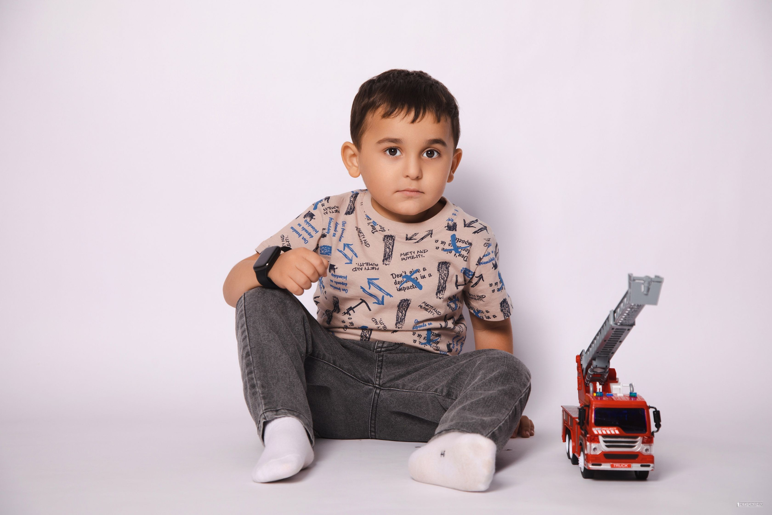Фотосессия Мальчиков до 6 лет в Студии — Fotogen. Интерьерная фотостудия FOTOGEN г. Краснодар