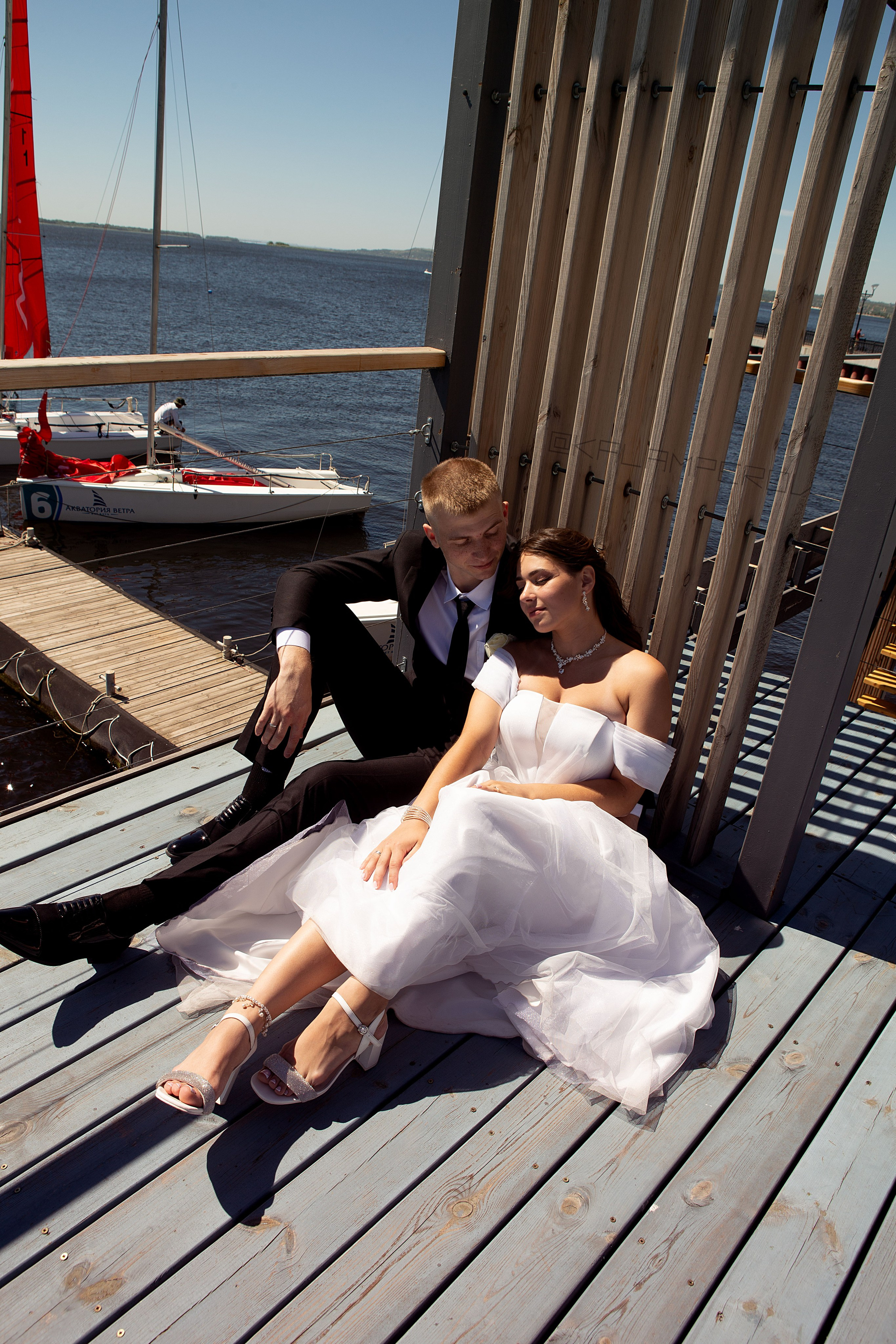 Свадебная фотосессия на пироне: Дарья и Артём. Свадебный и предметный фотограф Ренат Каламперов