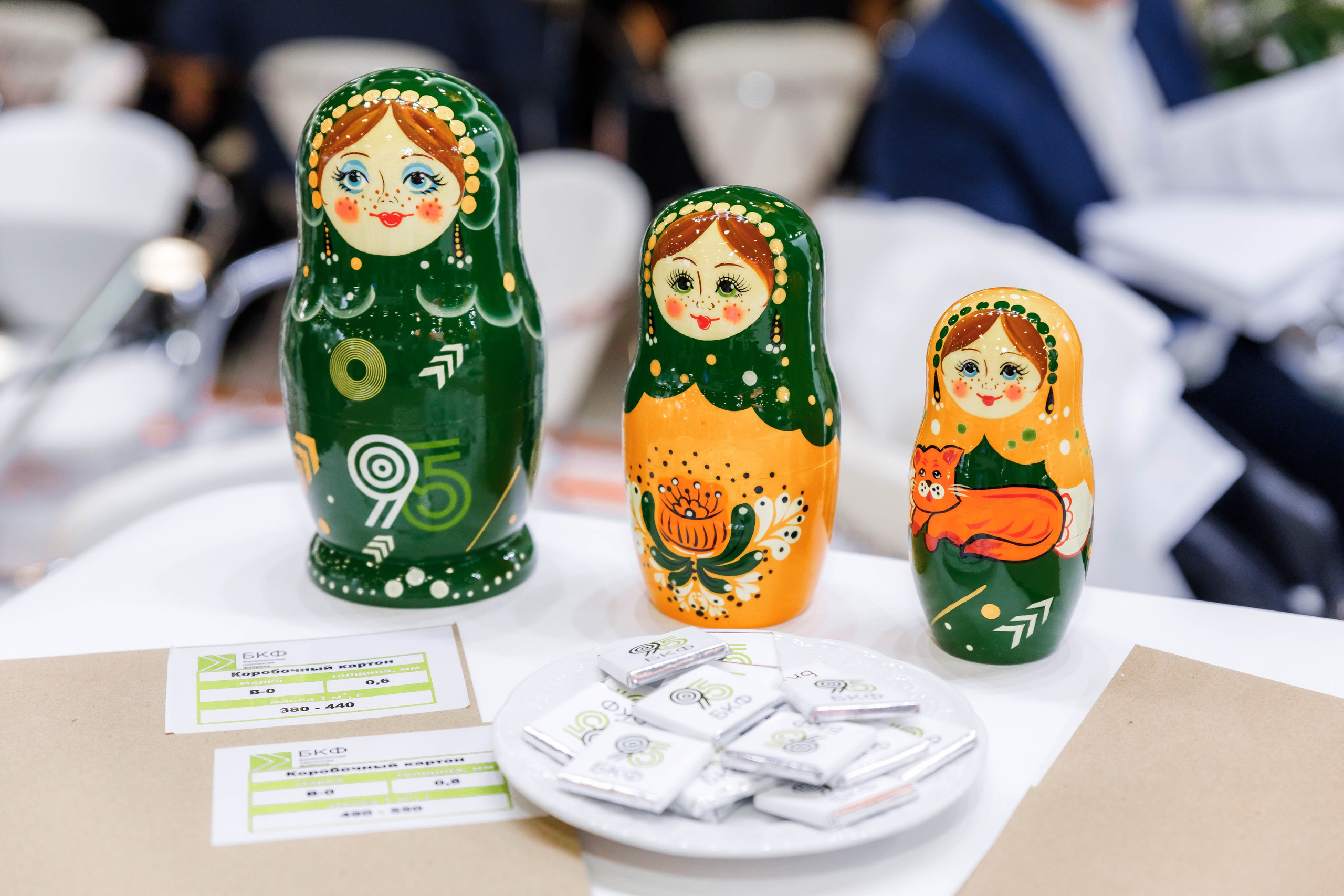 PulpFor, Работа стенда ОБФ (Объединенные бумажные фабрики). Репортажный фотограф в Москве Сергей Мирошников